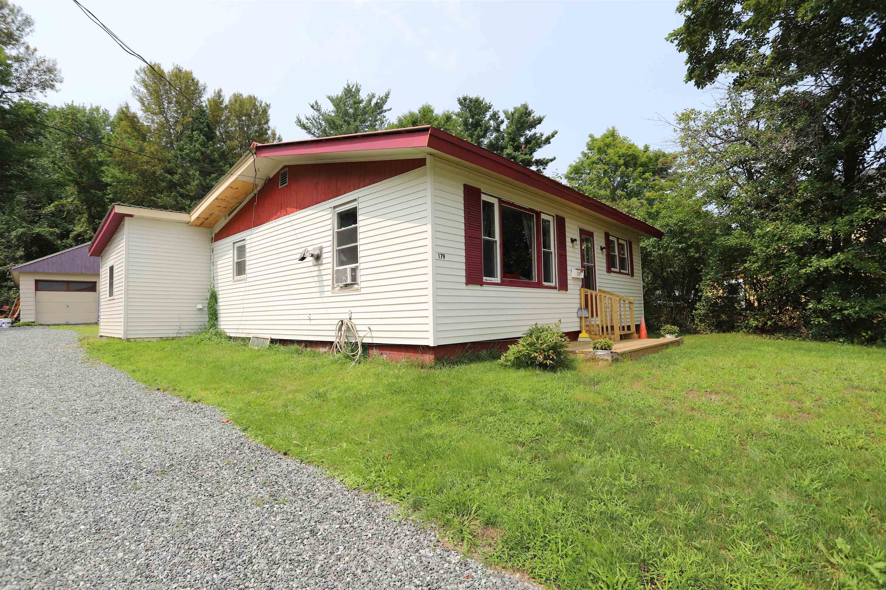 Farrant St, Newport, VT 05855