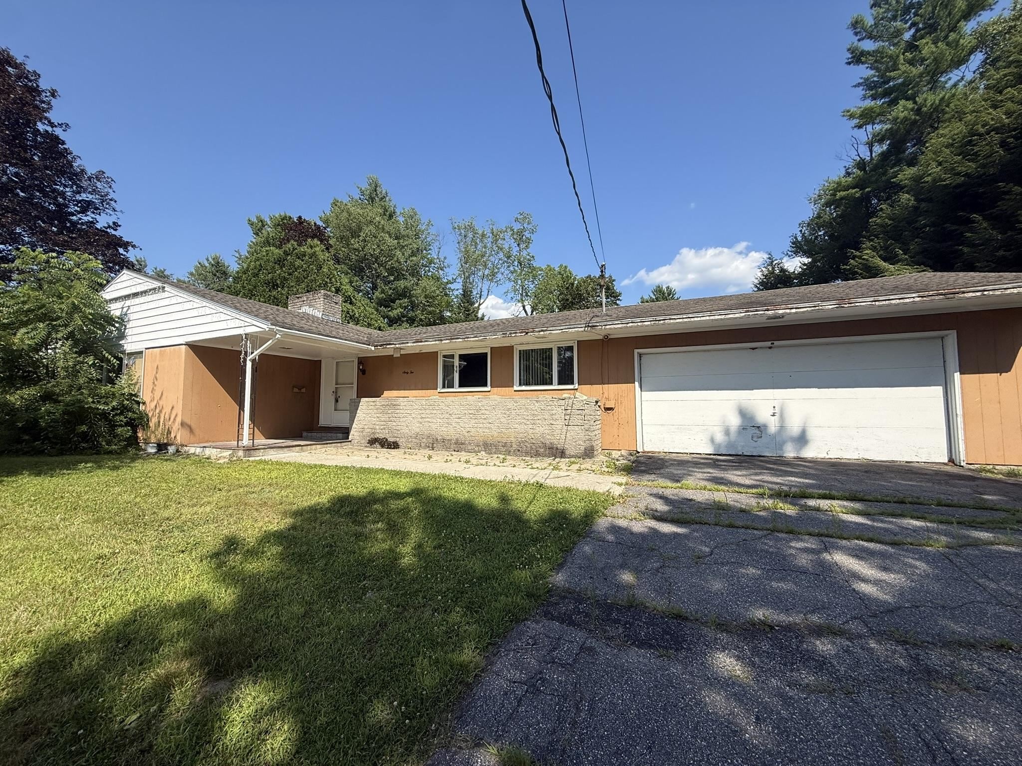 Ridge Ave, Claremont, NH 03743