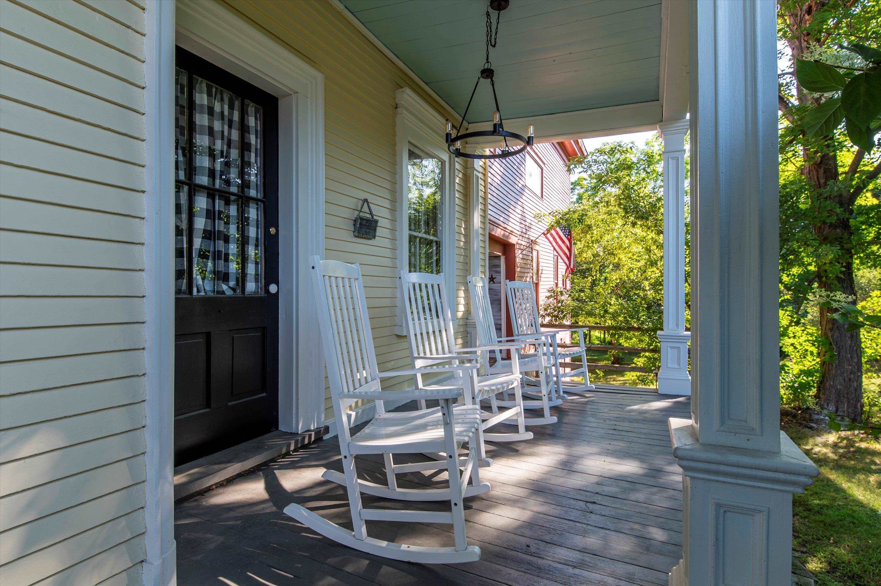 Elm St, Chester, VT 05143