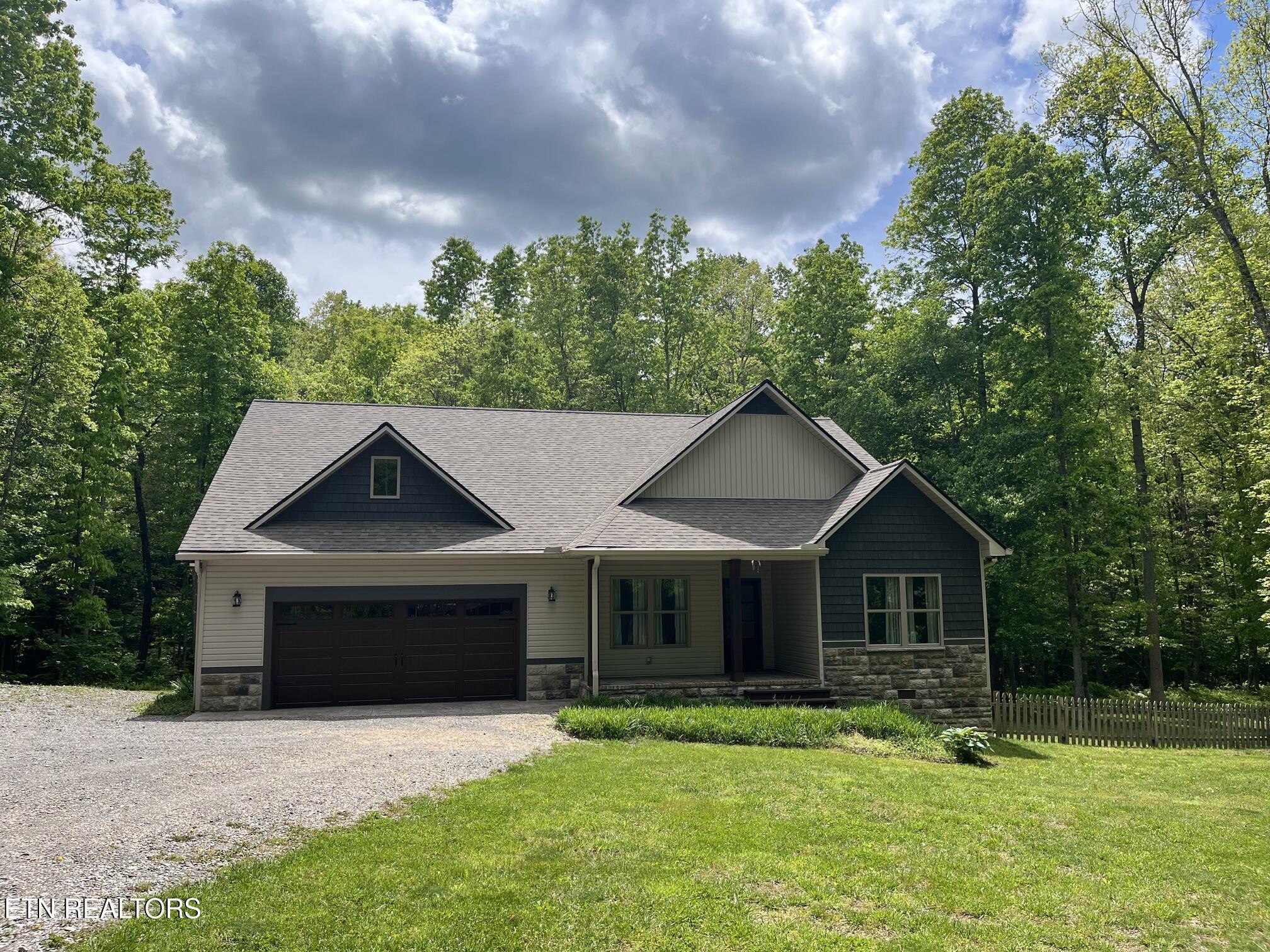 Creek Pl, Monterey, TN 38574