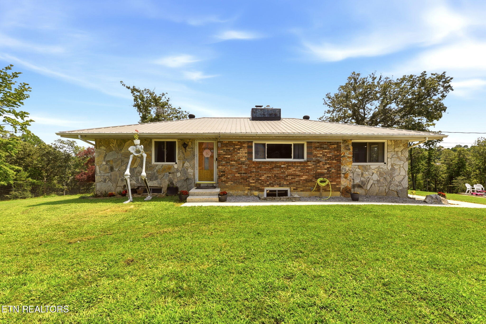 Christenson Rd, Deer Lodge, TN 37726