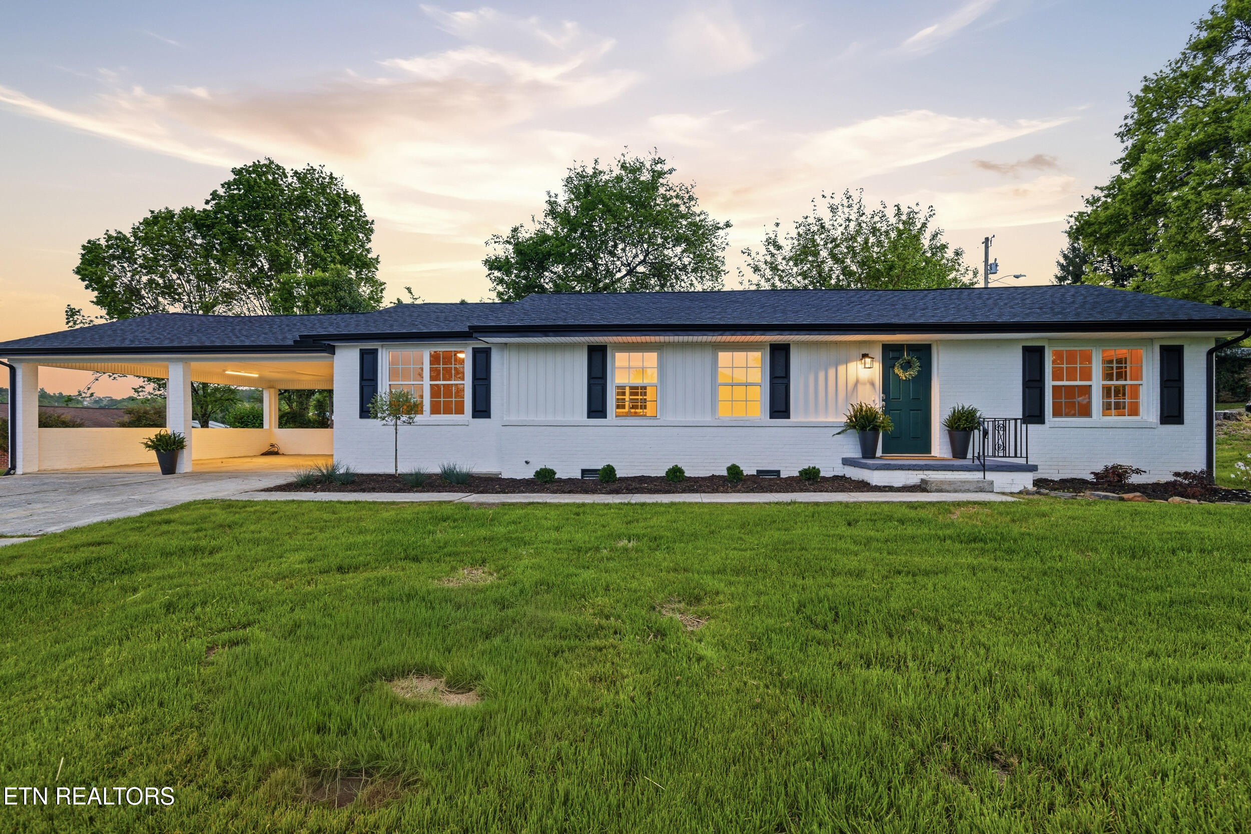 Gate St, Jefferson City, TN 37760