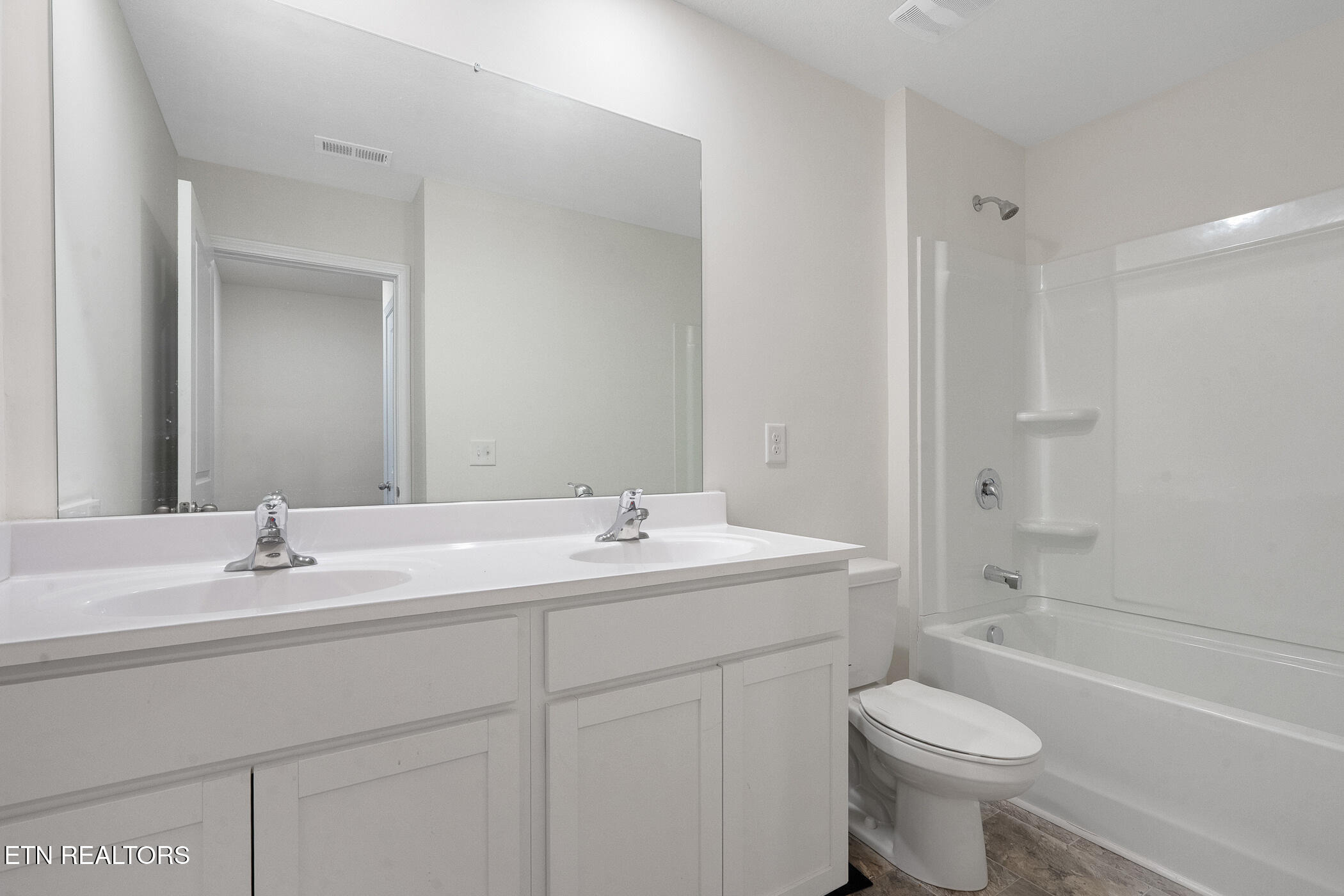 Hampton Place Cir, Loudon, TN 37774 #1