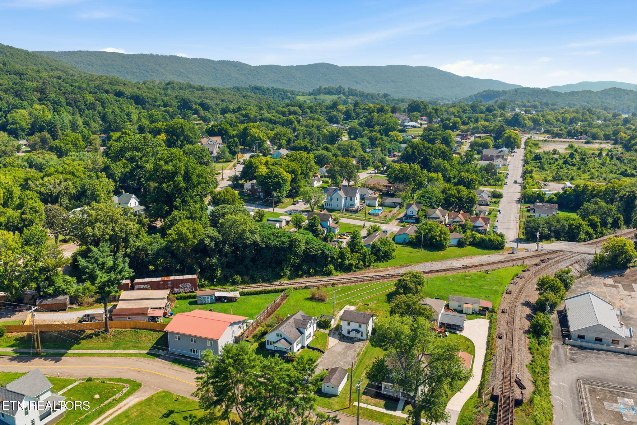 Queen Ave, Harriman, TN 37748 #1