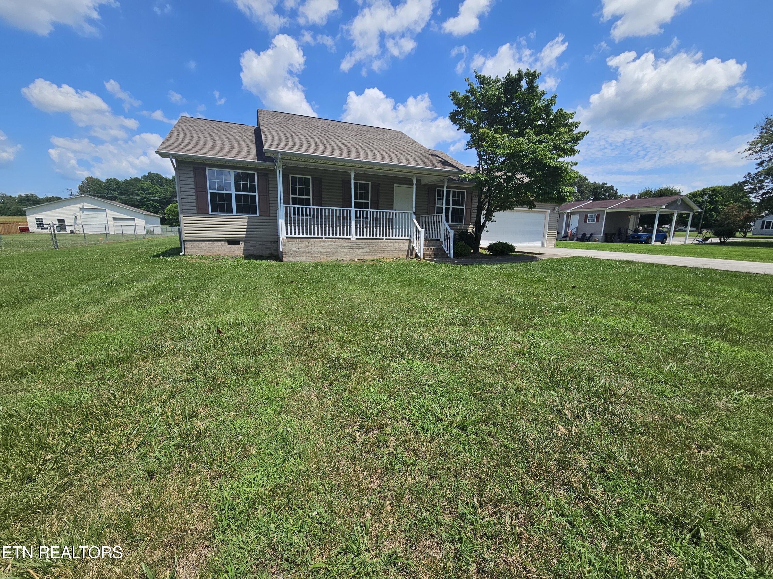 Meek St, Madisonville, TN 37354