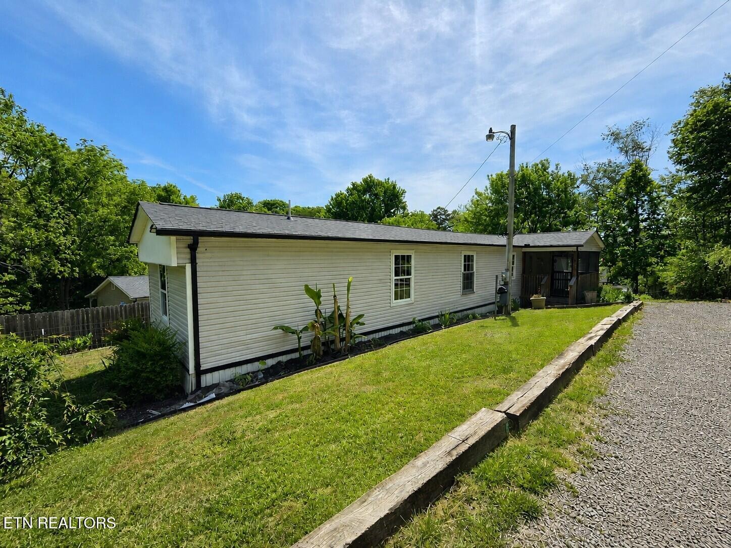 Elm Grove St, Loudon, TN 37774