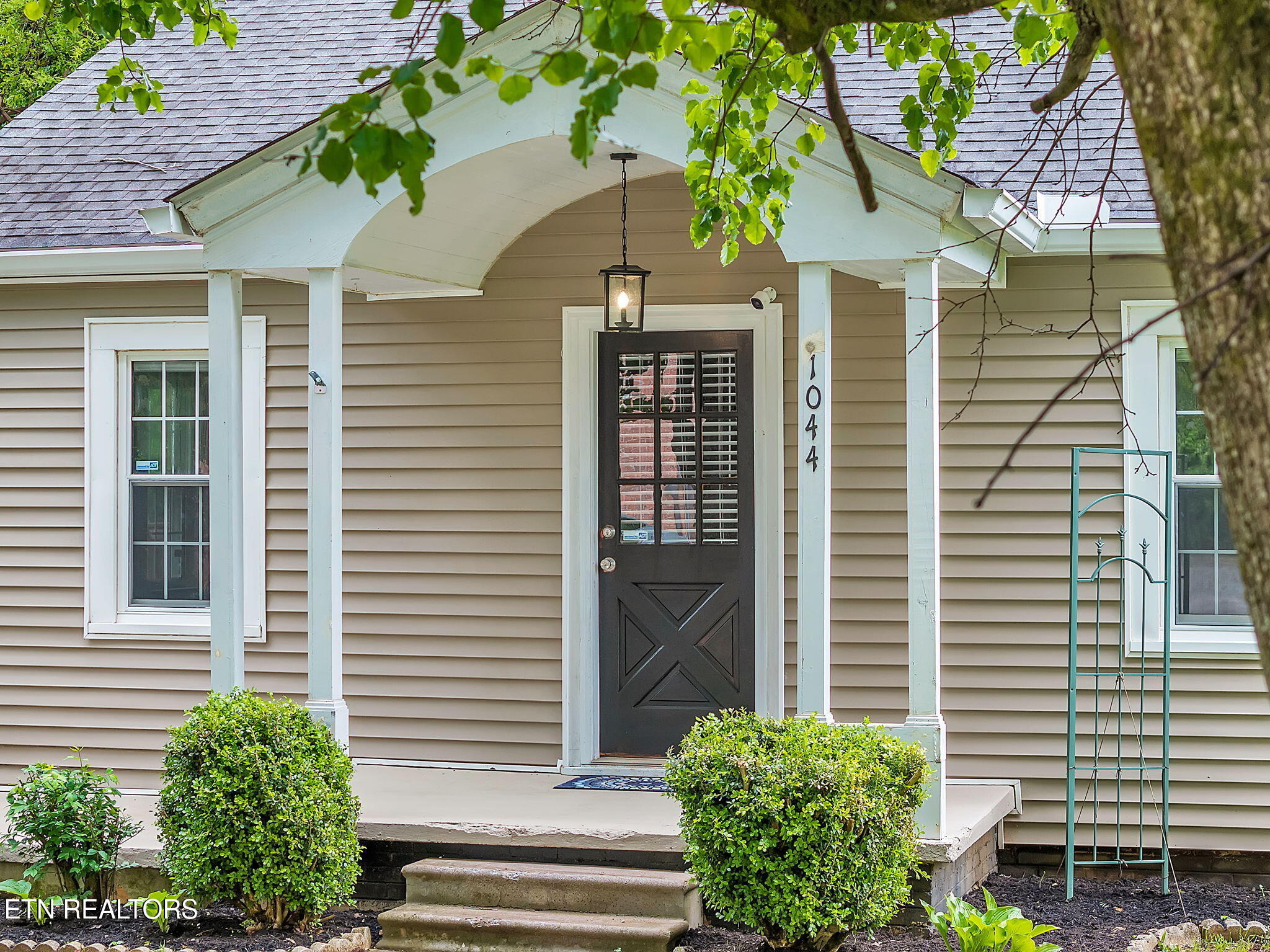 Parkway Ave, Knoxville, TN 37912