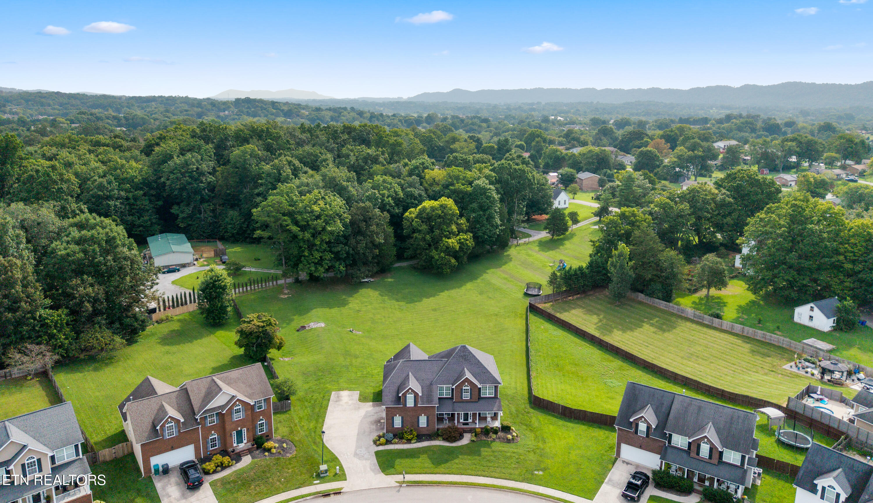 Edenfield Dr, Knoxville, TN 37938
