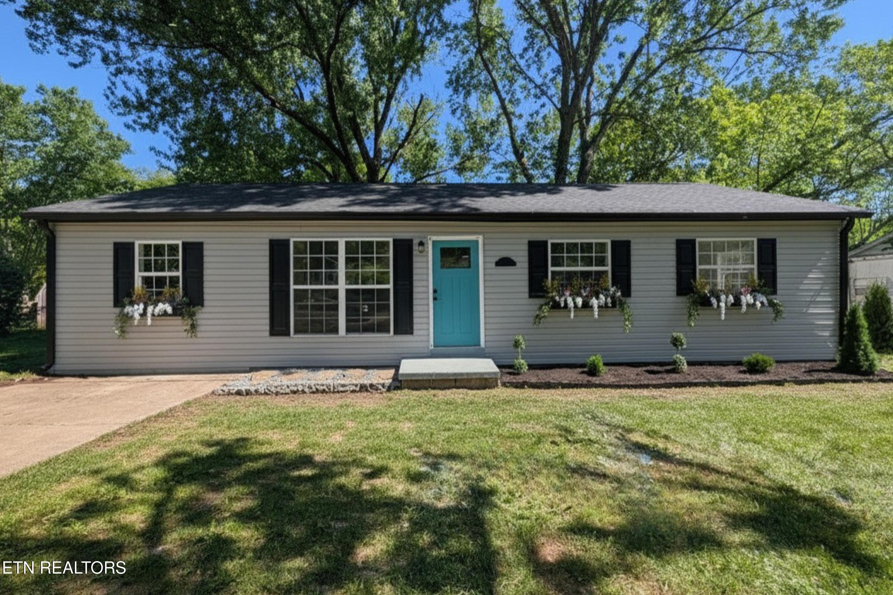 Boright Dr, Knoxville, TN 37917