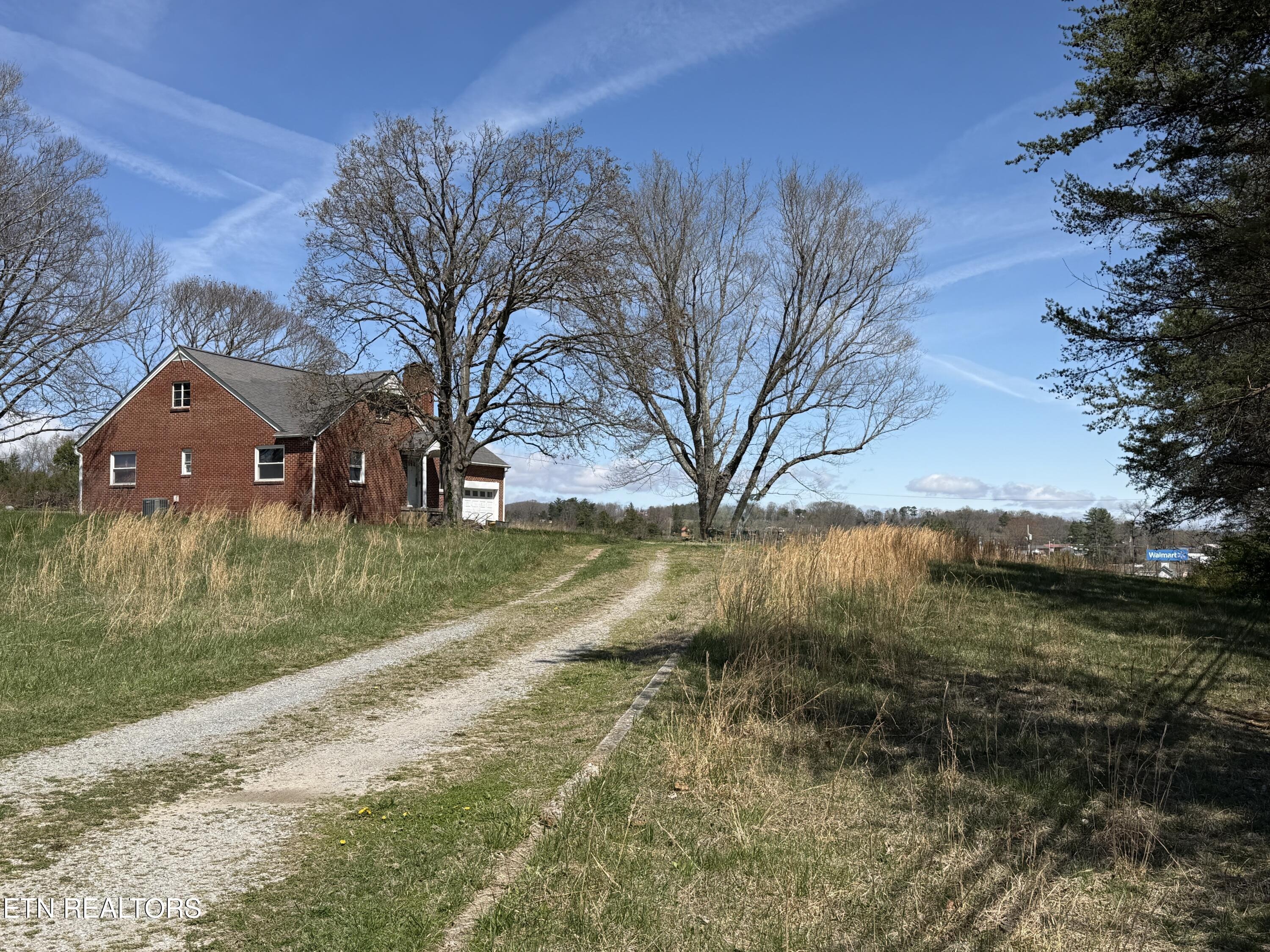 Broad St, New Tazewell, TN 37825 #1