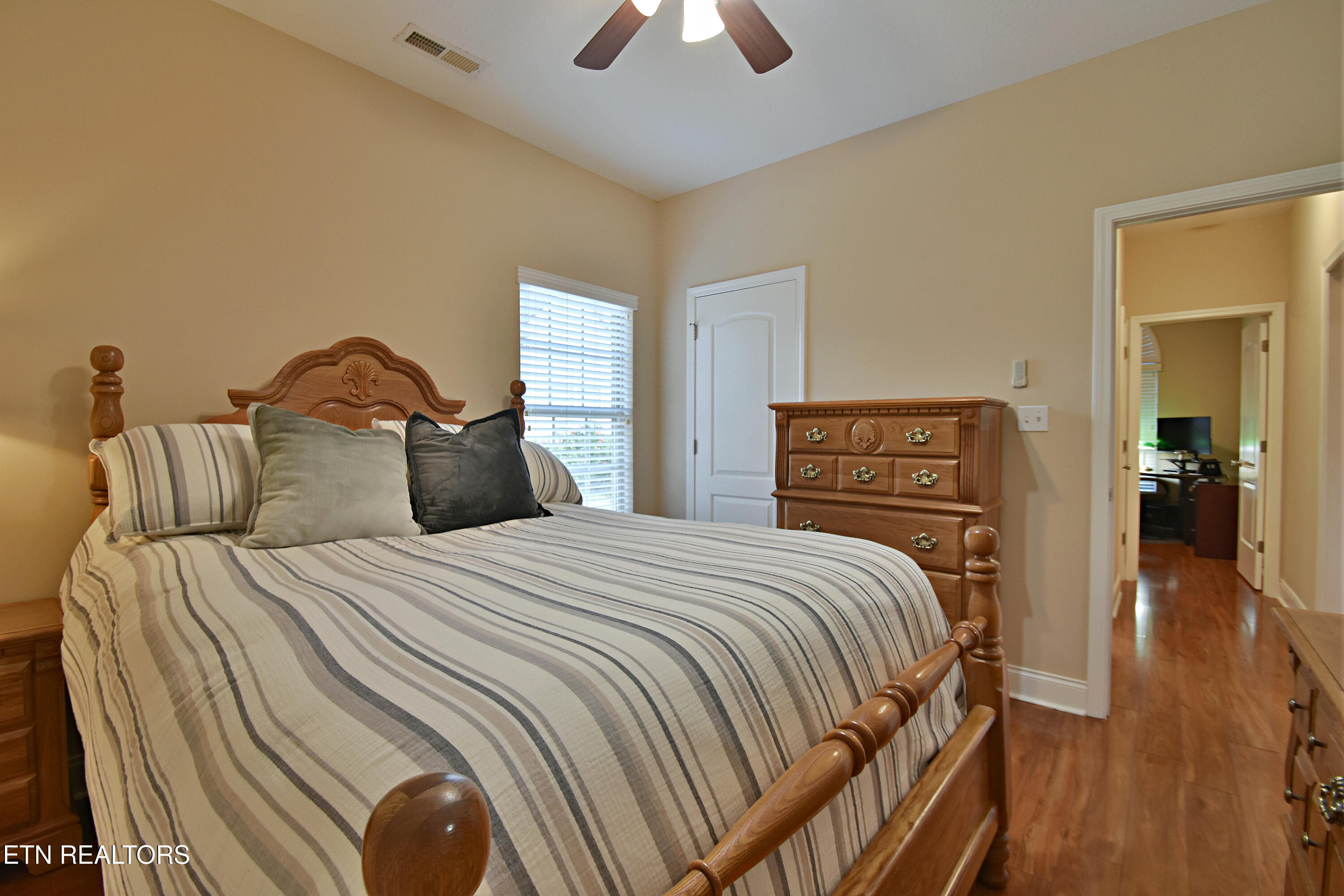 Autumn Creek Dr, Knoxville, TN 37924