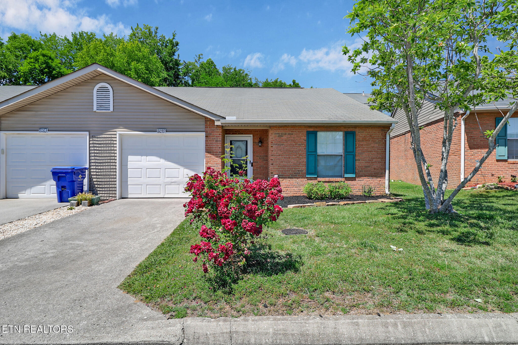 Intervale Way, Powell, TN 37849