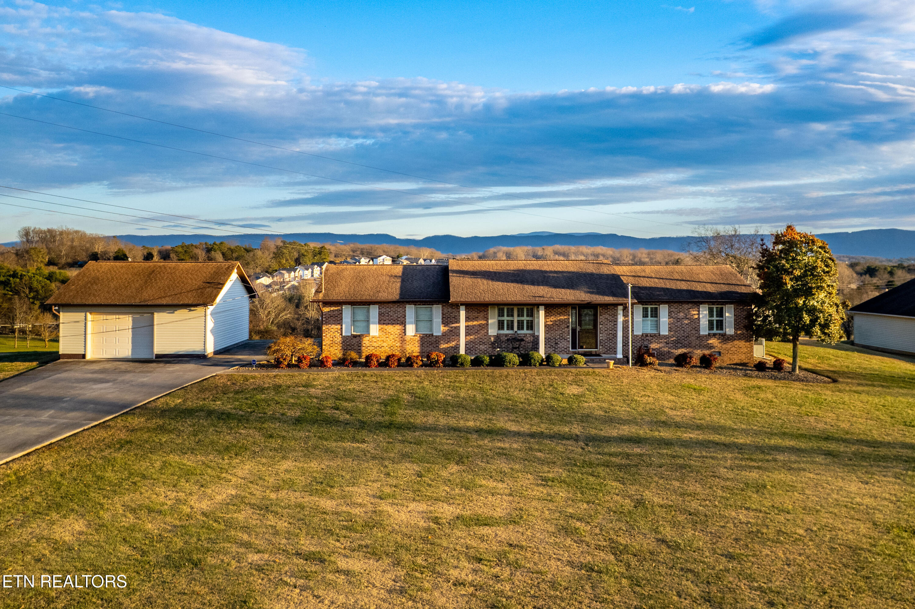 Ridgeway Trl, Maryville, TN 37801