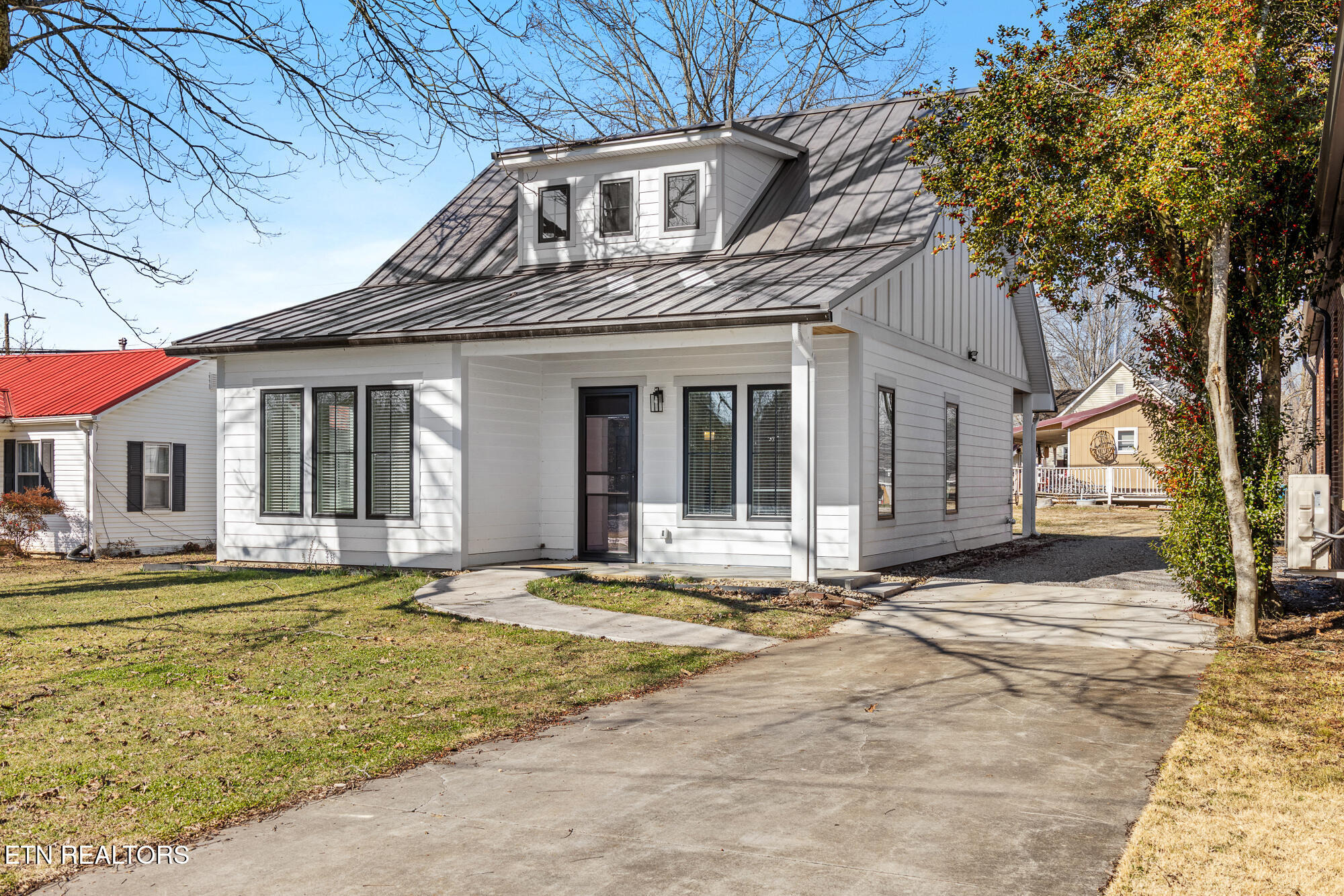 Main St, Englewood, TN 37329