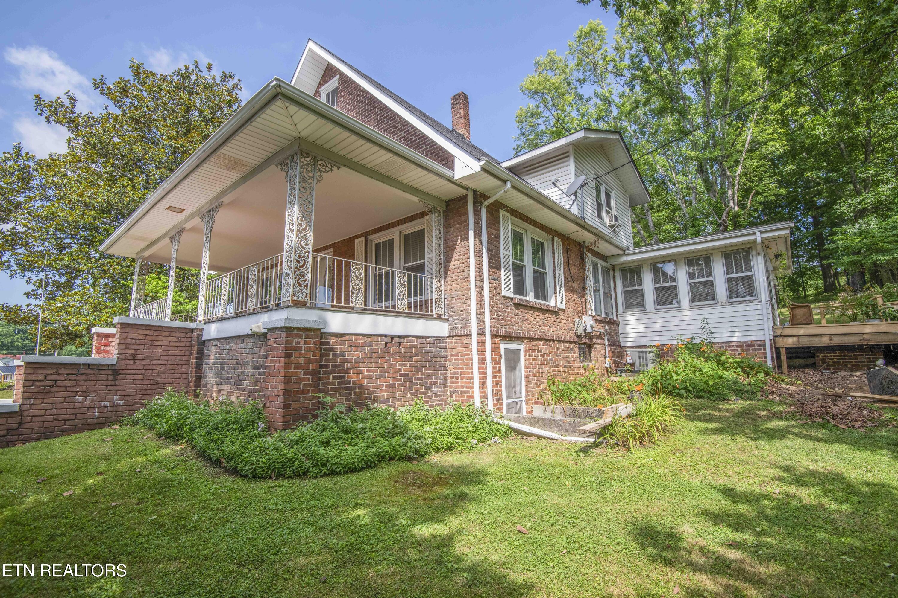 Alberta St, Oneida, TN 37841