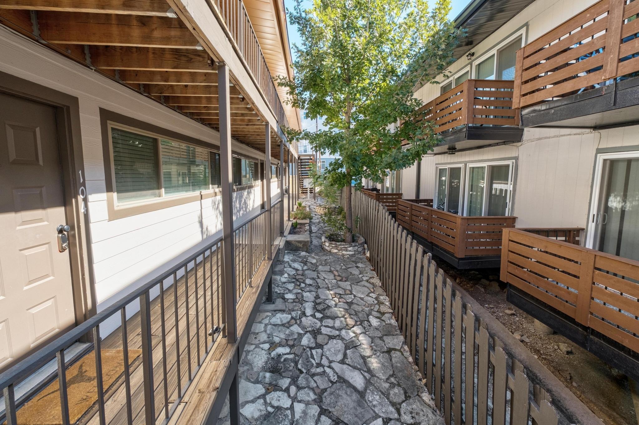 Longview St, Austin, TX 78705