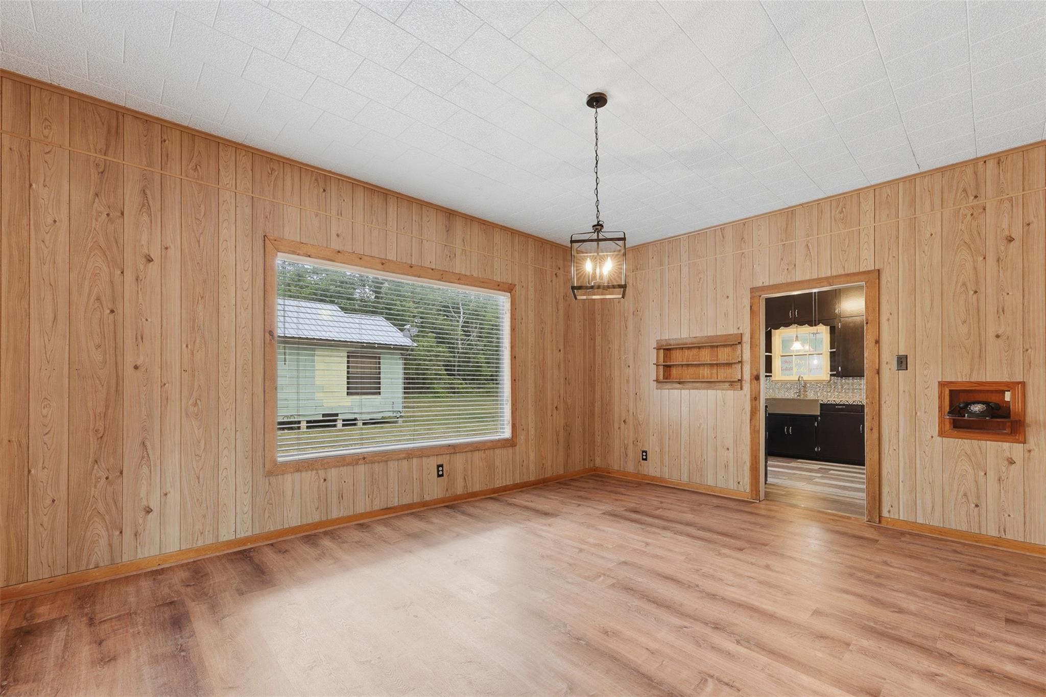 Bright St, Gonzales, TX 78629