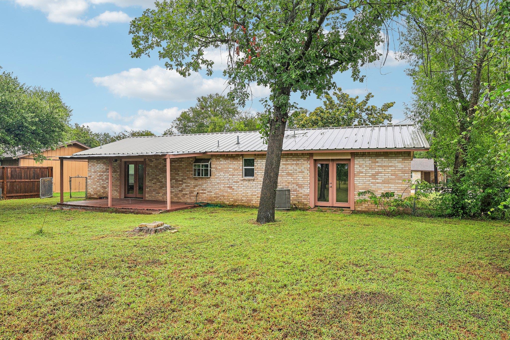 Magnolia St, Bastrop, TX 78602