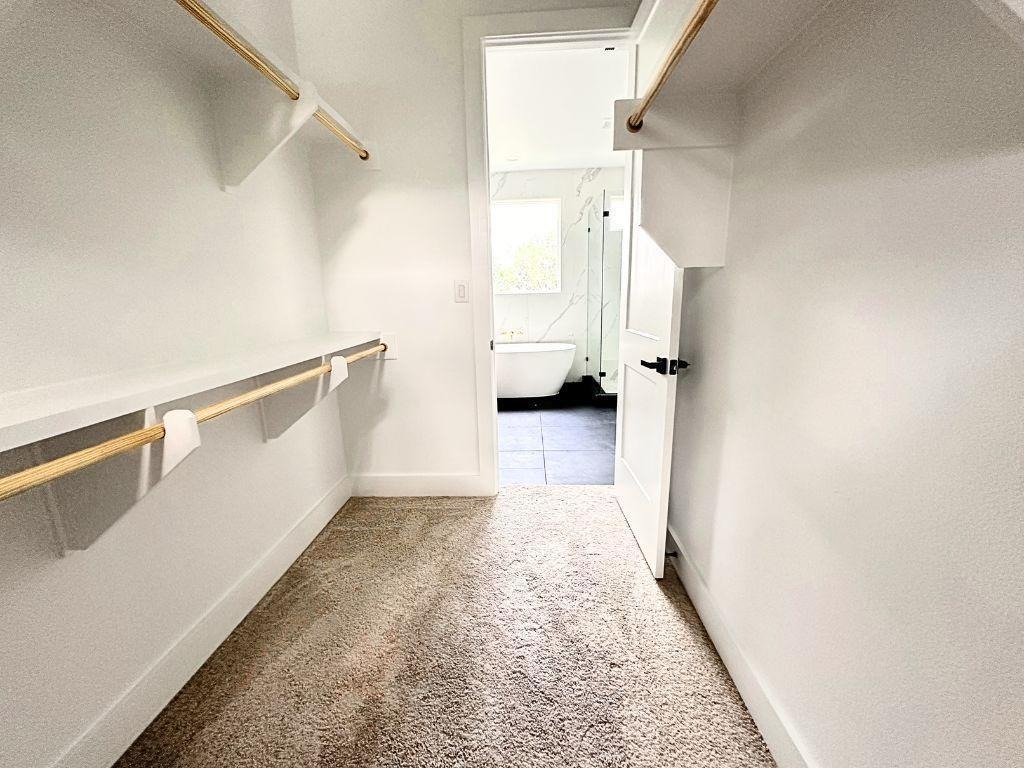 Elm St, Jonestown, TX 78645