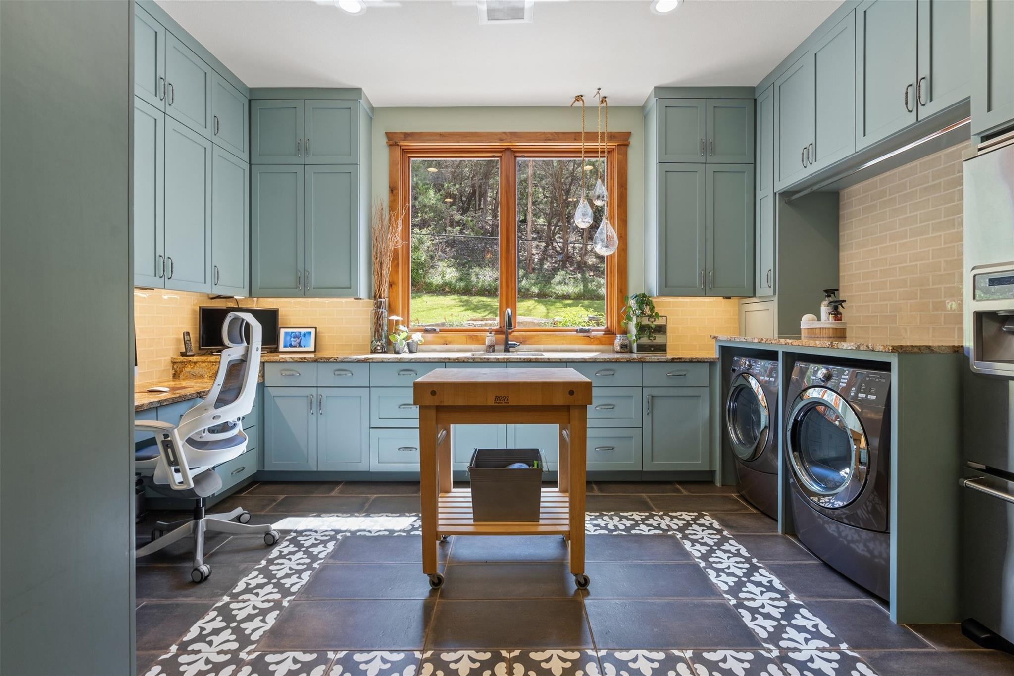 Stallion Dr, Austin, TX 78733