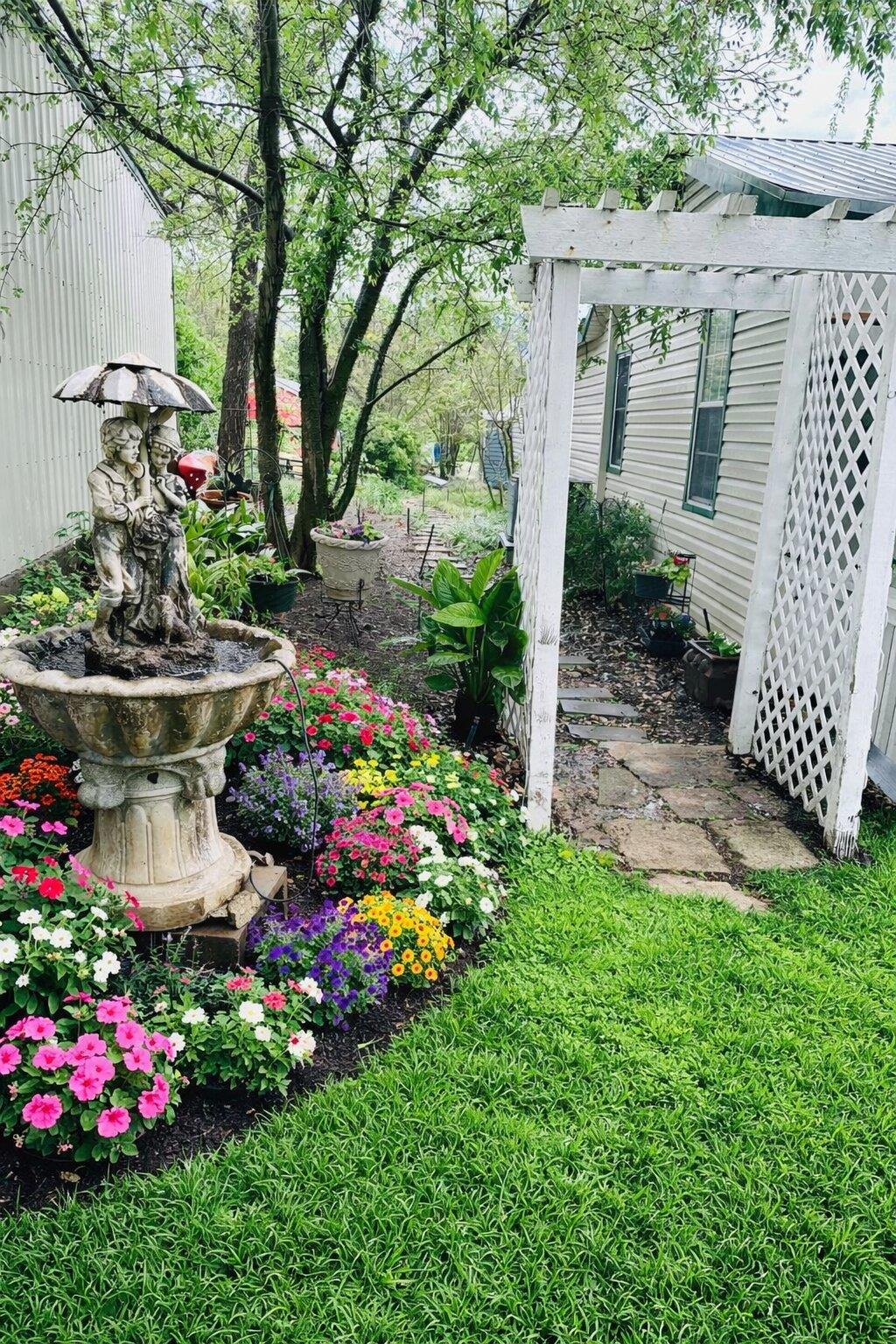 Darleen Dr, Leander, TX 78641