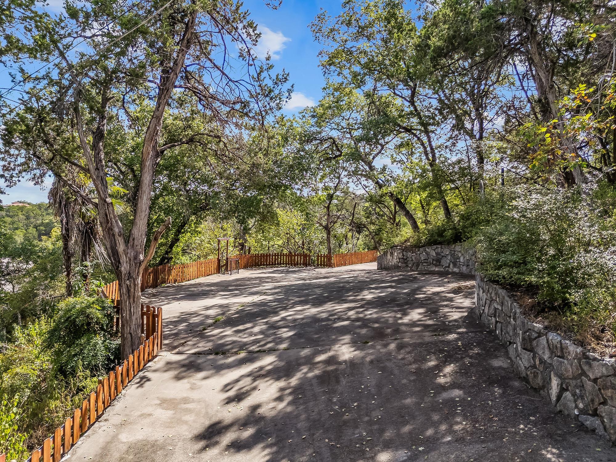 Circle Ridge Dr, West Lake Hills, TX 78746