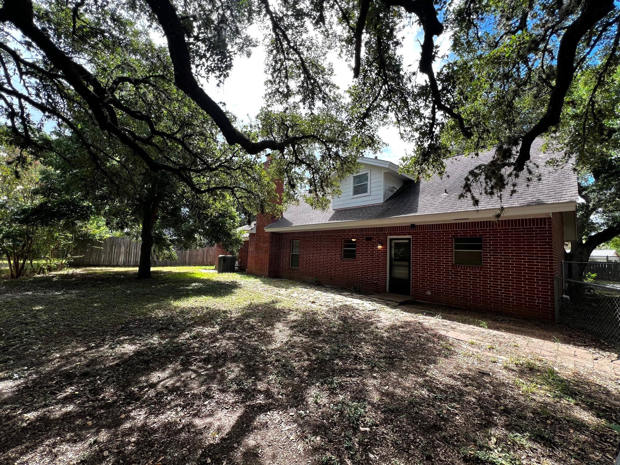Milam St, LA Grange, TX 78945