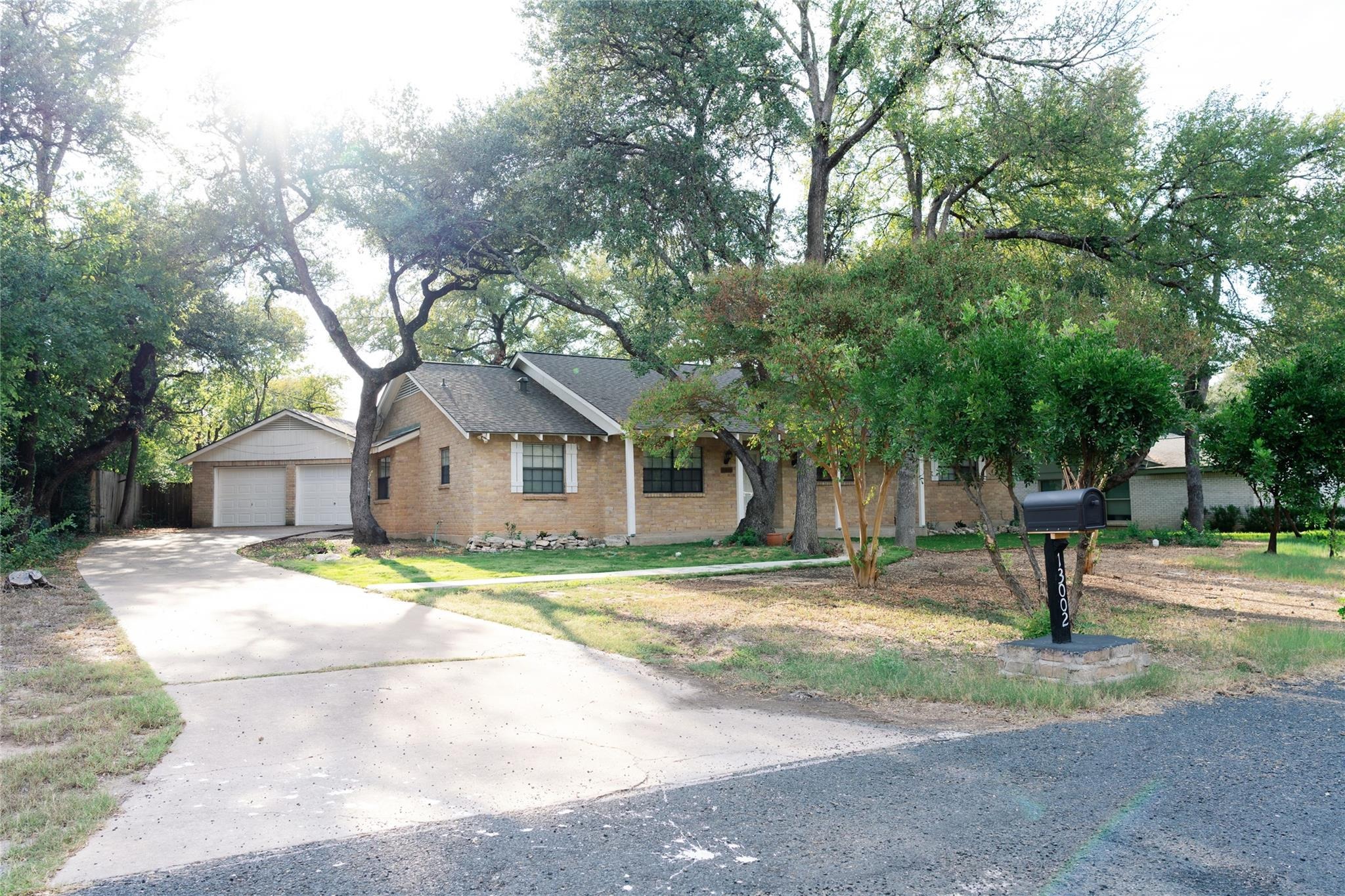 Cedarhurst Cir, Austin, TX 78729 #1