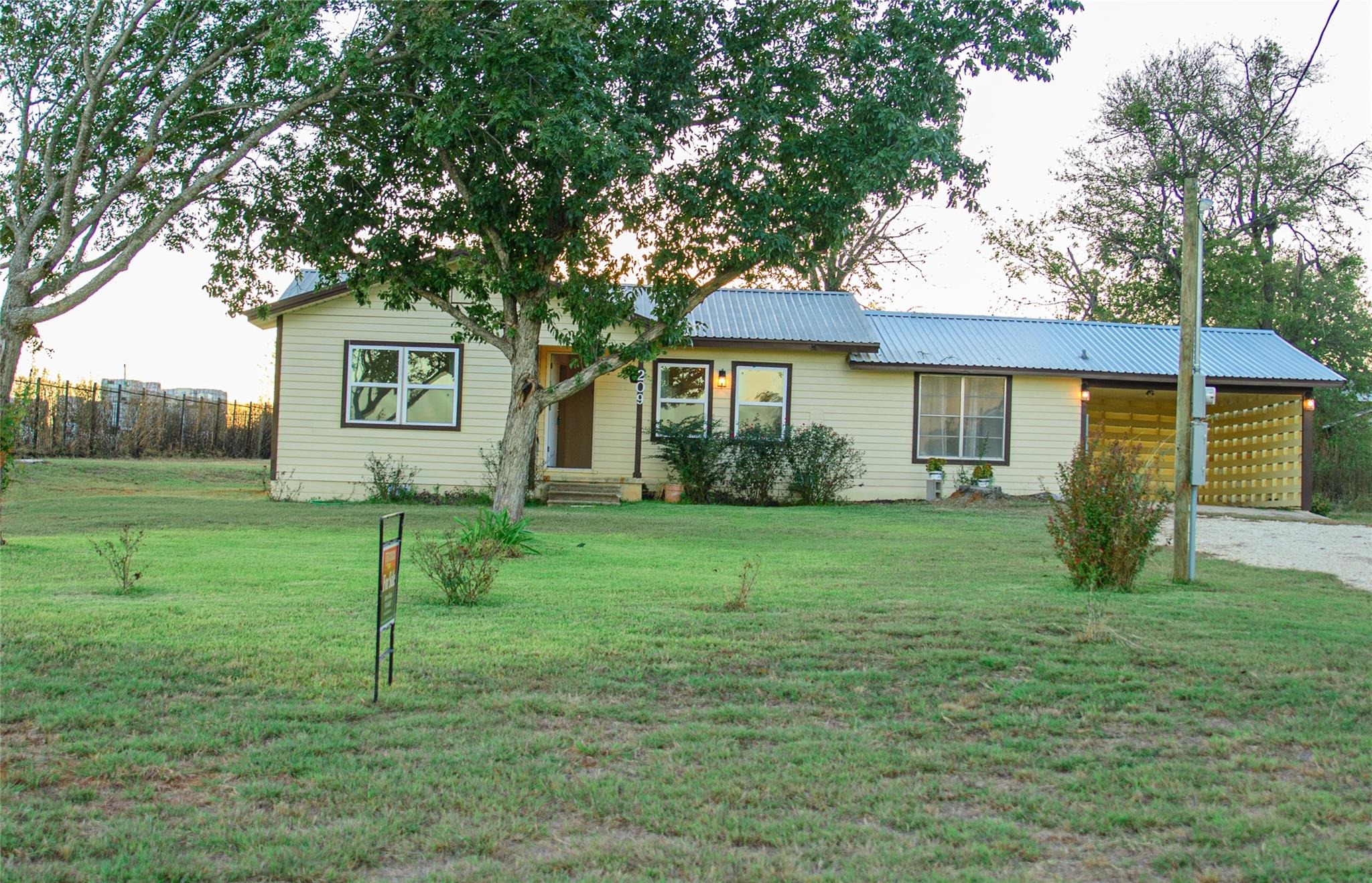 County Road 310 , Rockdale, TX 76567