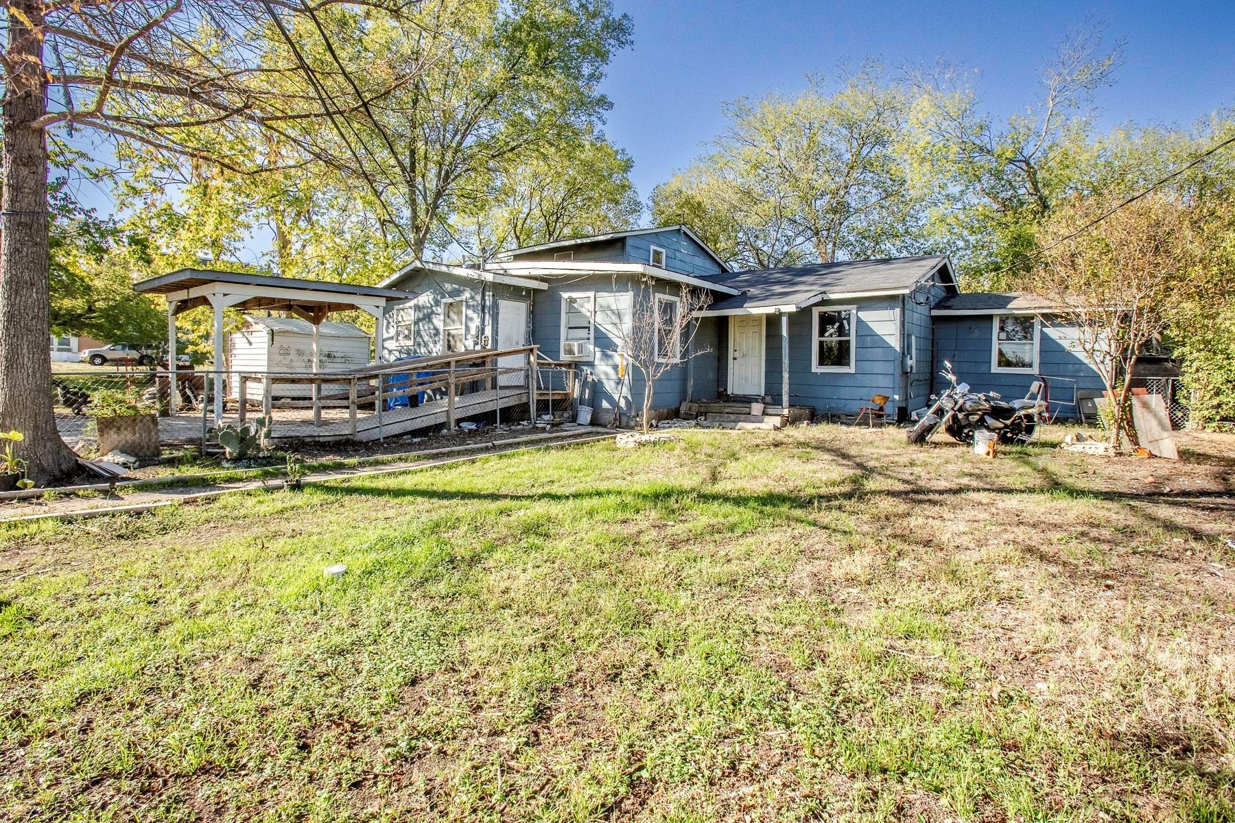 Mendoza Ln, Buda, TX 78610