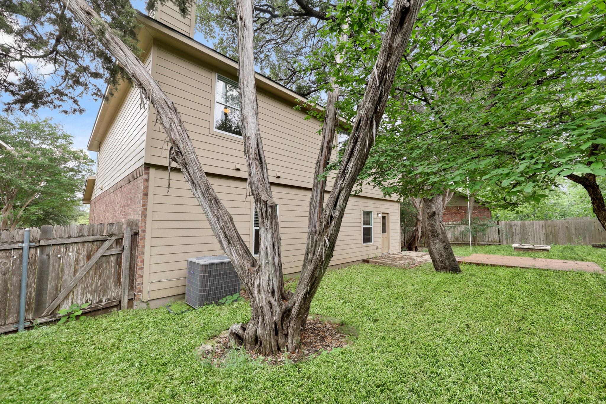 Kevin Taylor Dr, Austin, TX 78745