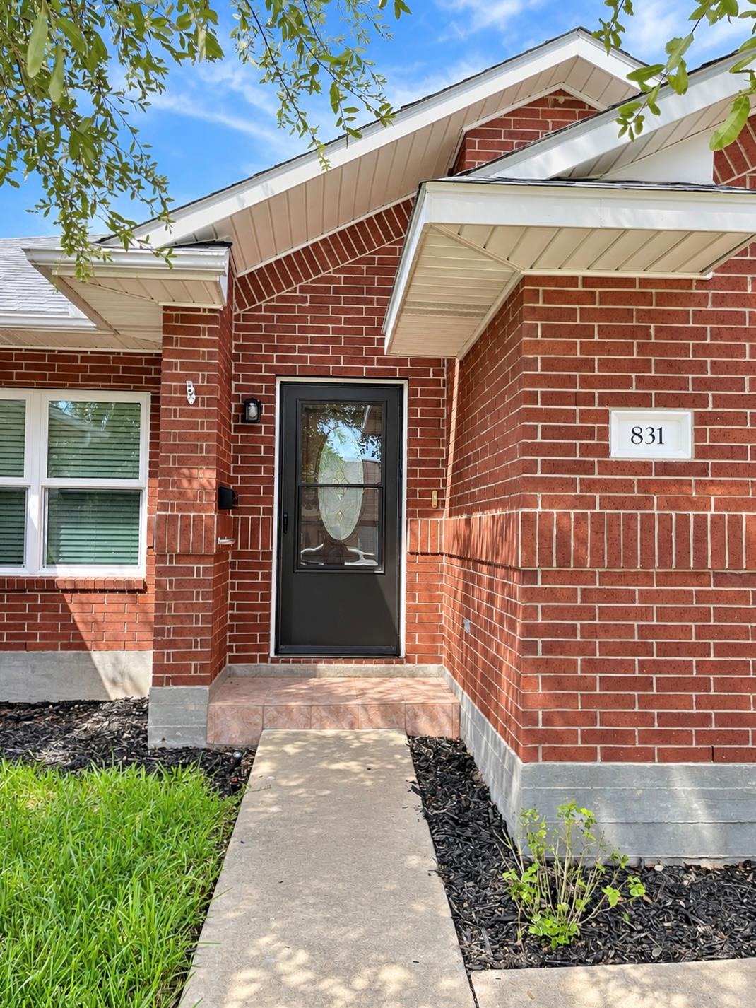 Whispering Oaks Dr, Giddings, TX 78942