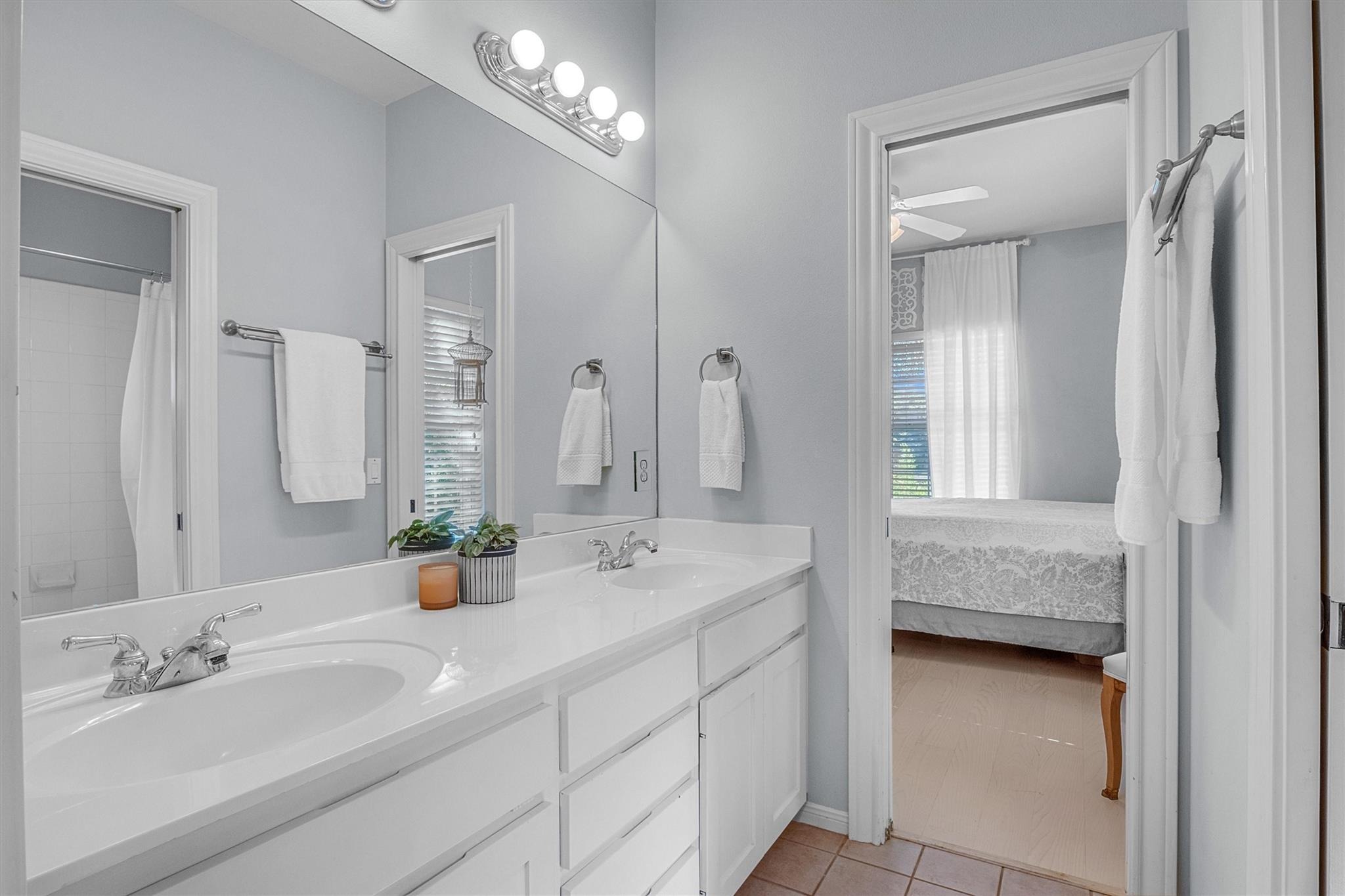 11th St, Austin, TX 78703