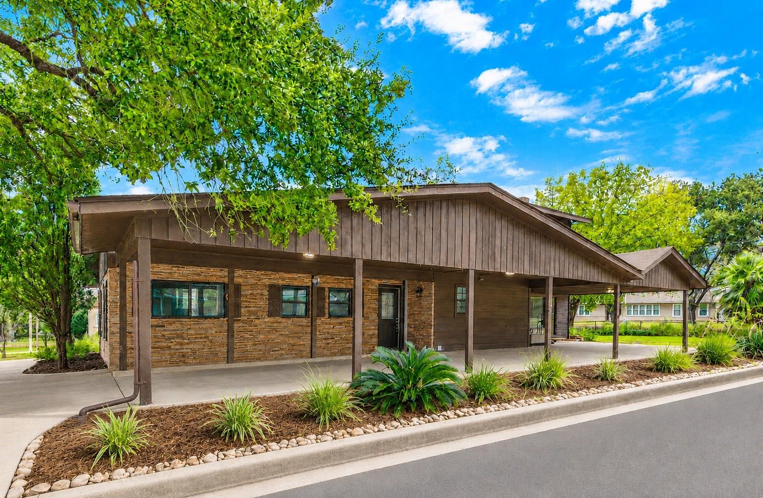 Rivercrest St, Luling, TX 78648 #1