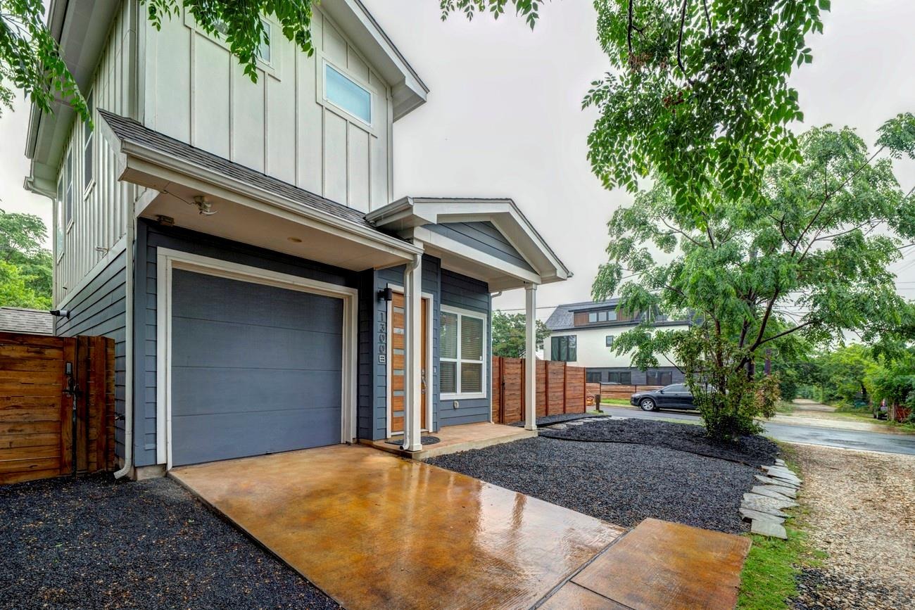 Walnut Ave, Austin, TX 78702