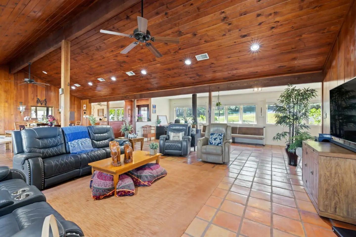 Lakeshore Dr, Lago Vista, TX 78645