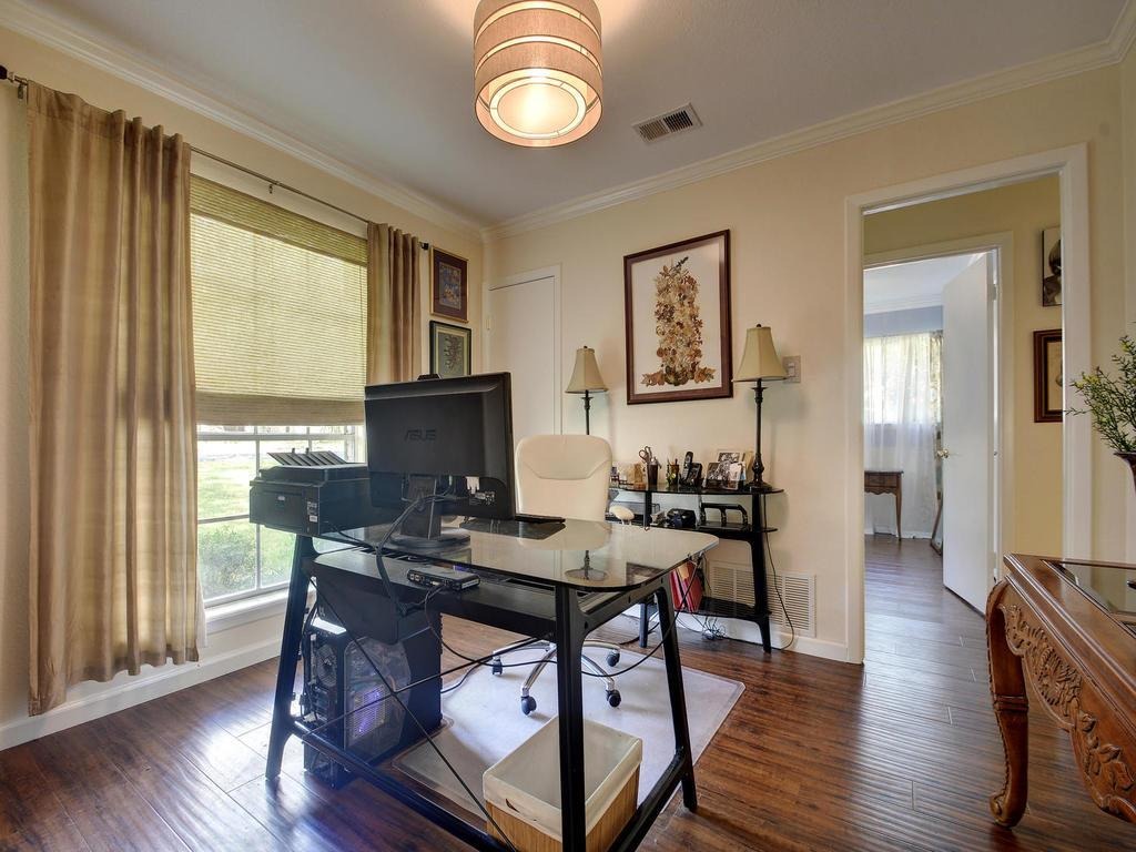 Alhambra Dr, Austin, TX 78759