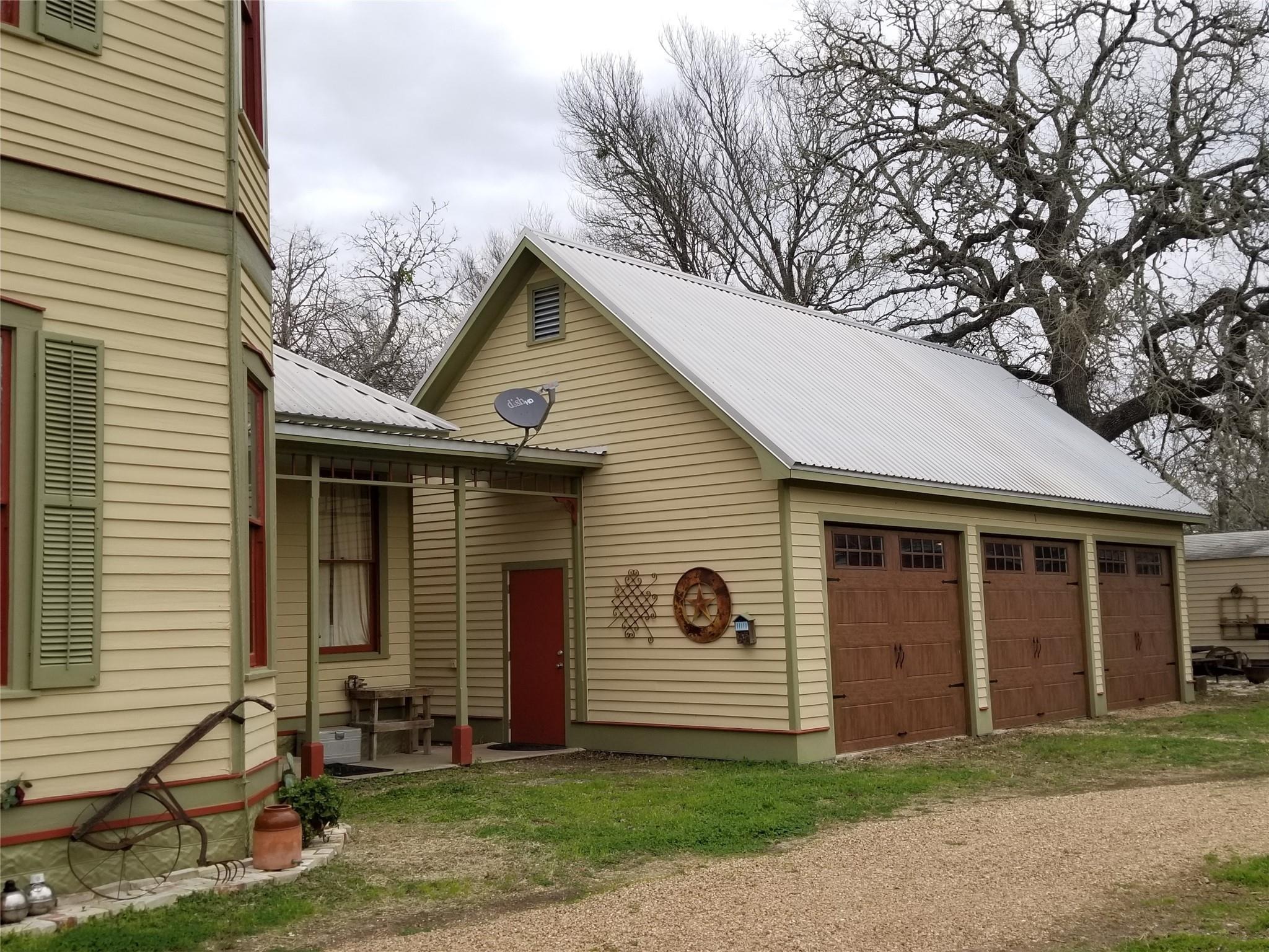 Bednar Ln, LA Grange, TX 78945