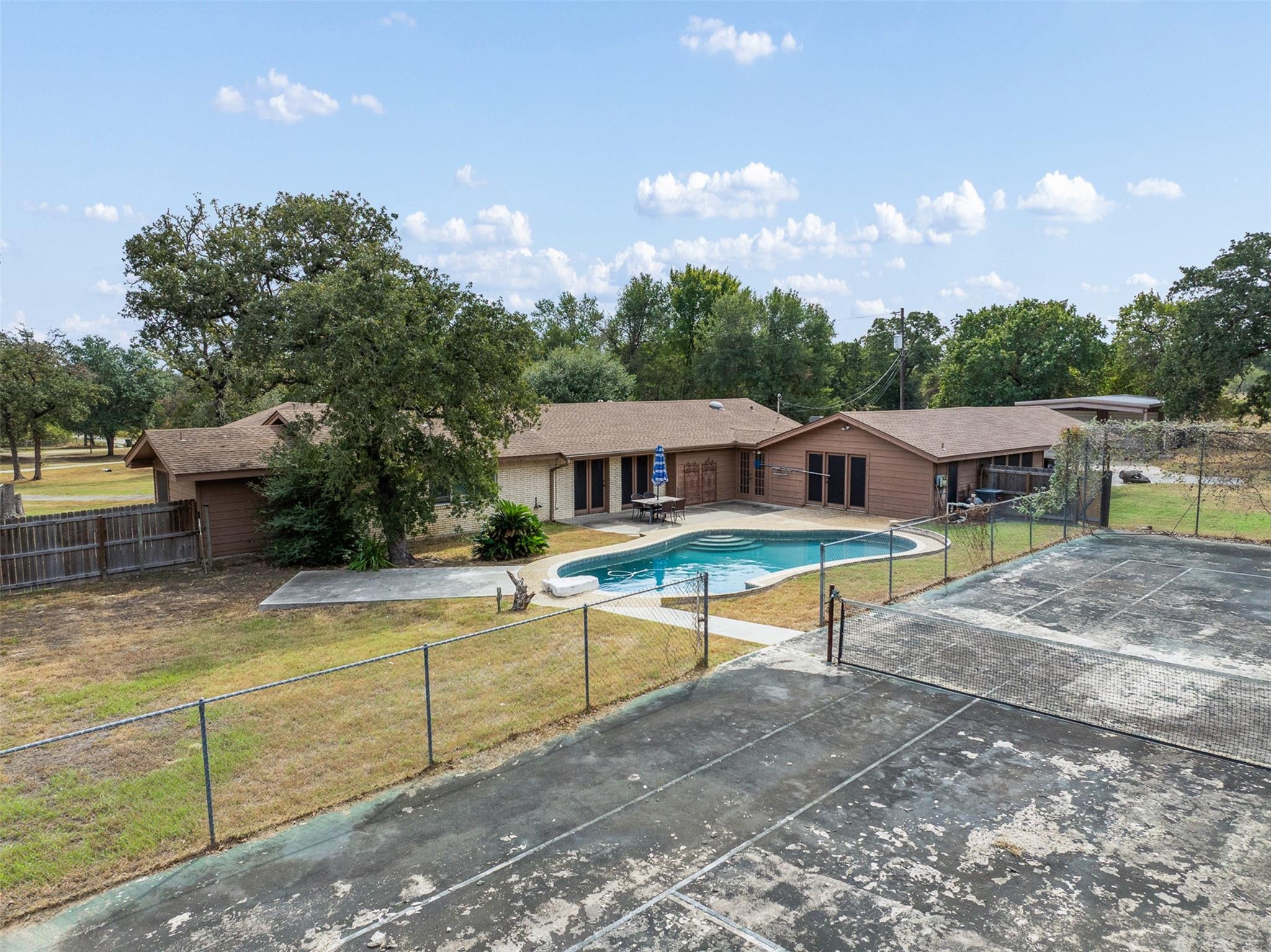 Shady Cir, Lexington, TX 78947 #1
