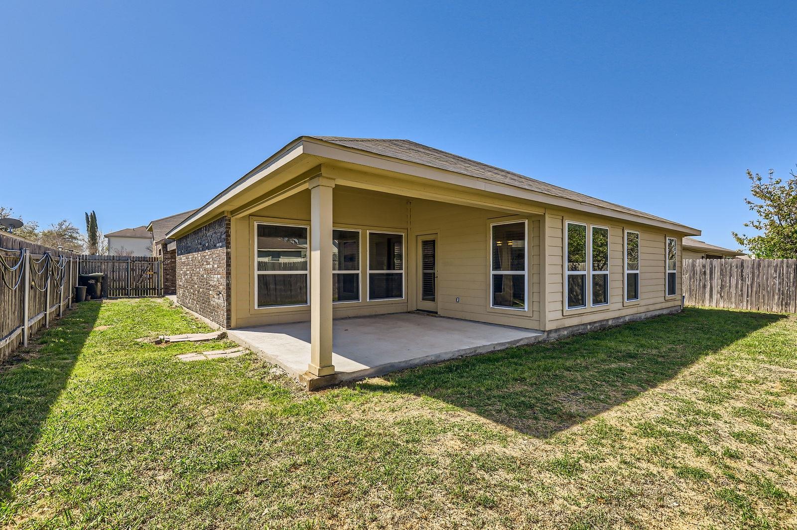 Swenson Dr, Hutto, TX 78634