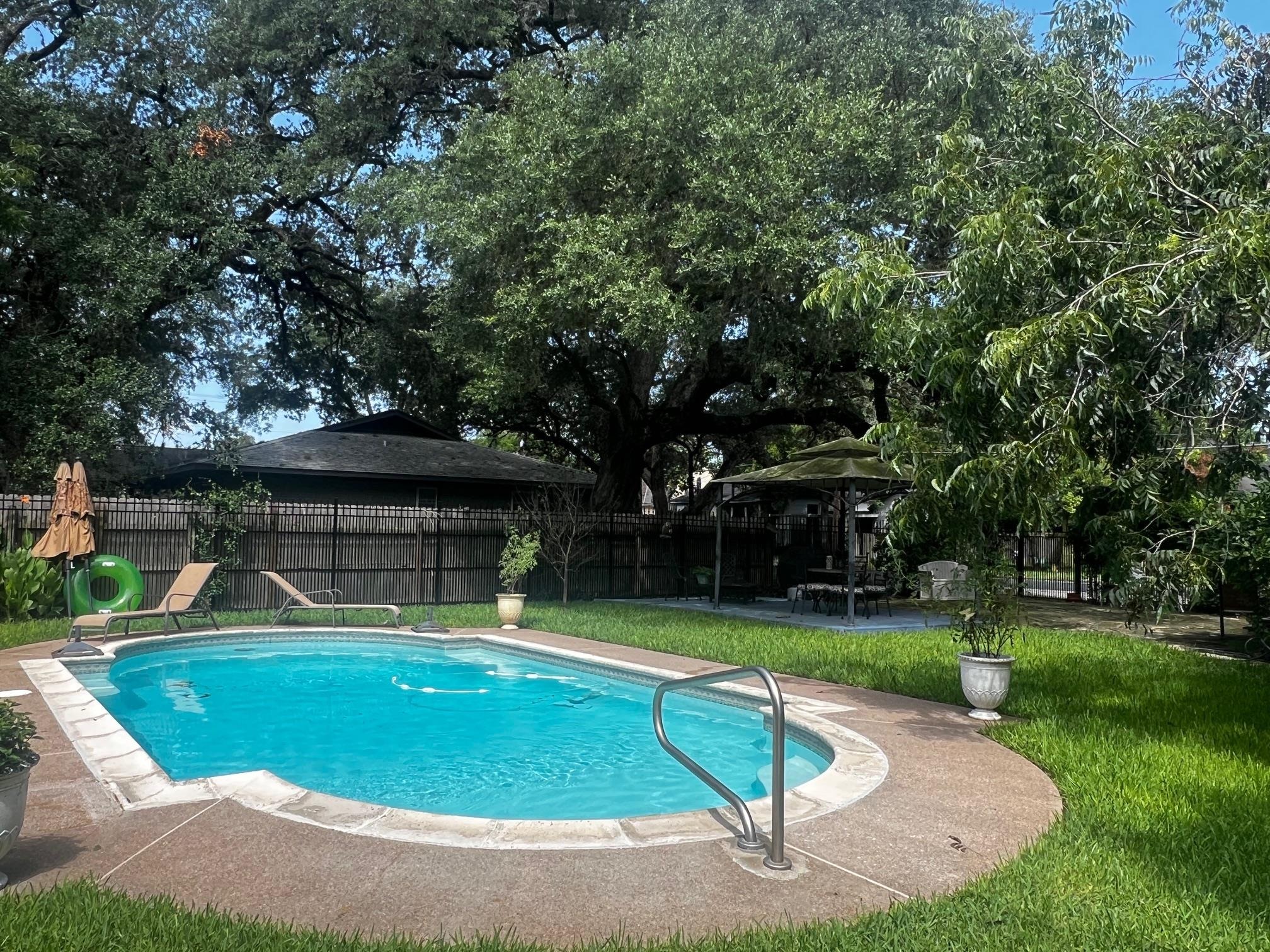 Franklin St, LA Grange, TX 78945