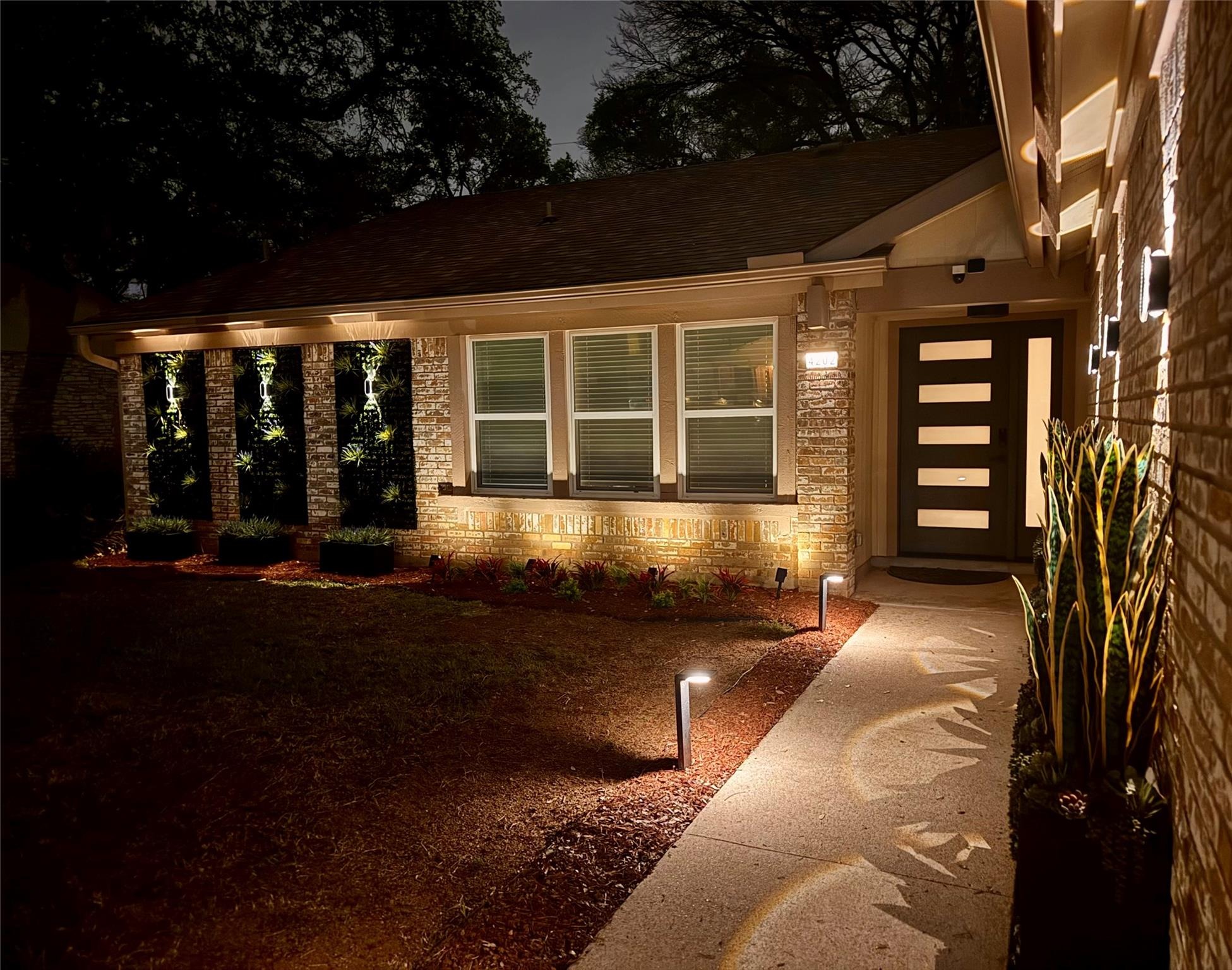 Oak Creek Dr, Austin, TX 78727