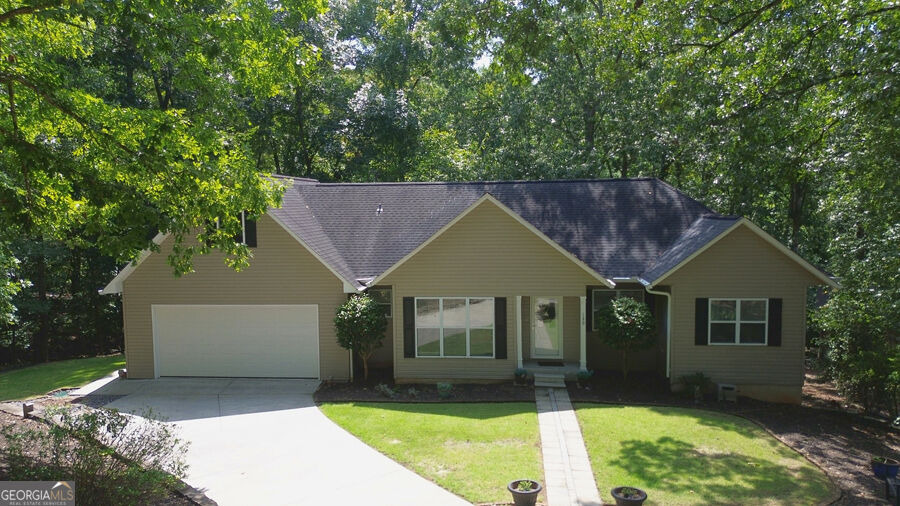 Warpaint Ln, Westminster, SC 29693