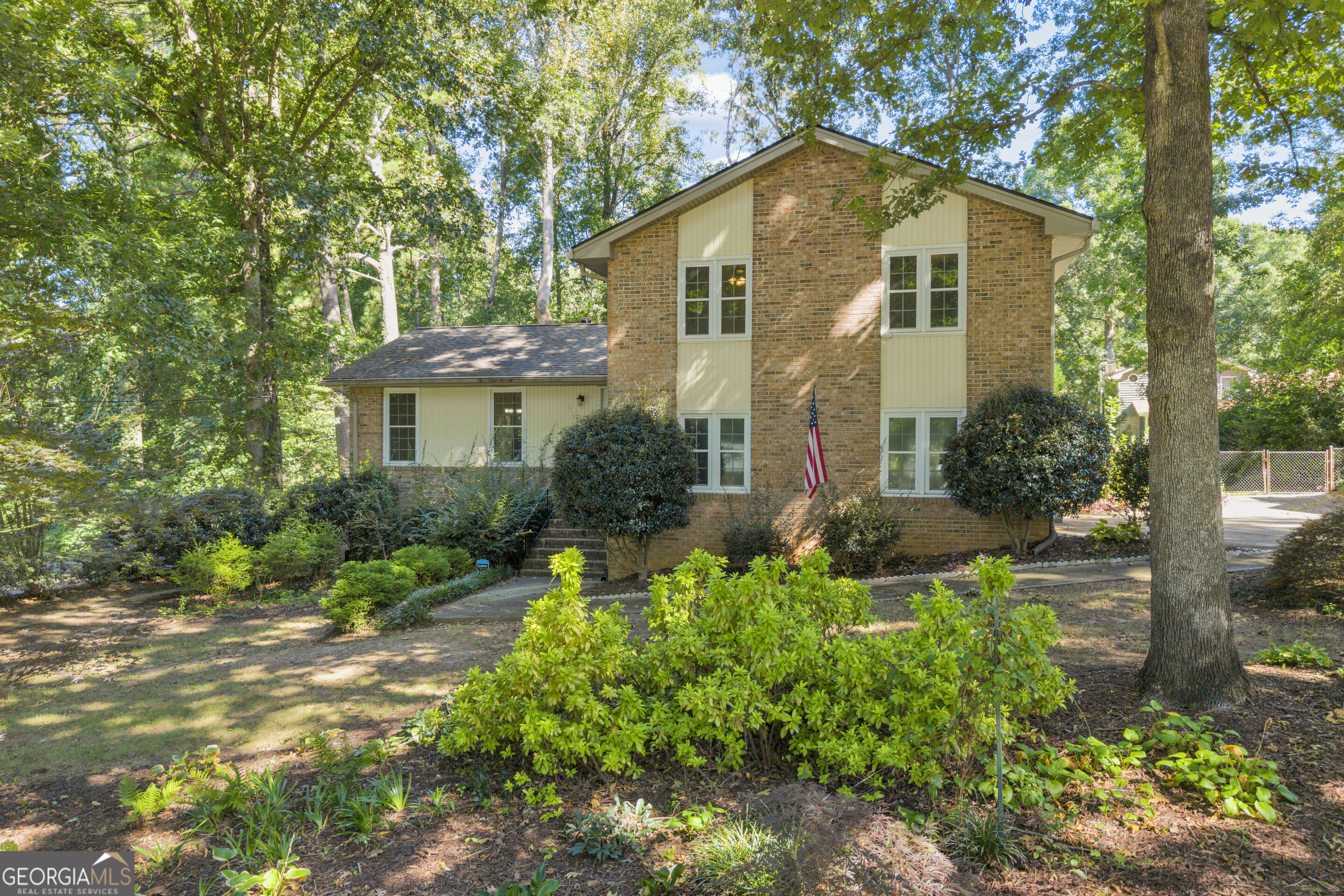 Sweet Briar Ln, Conyers, GA 30094