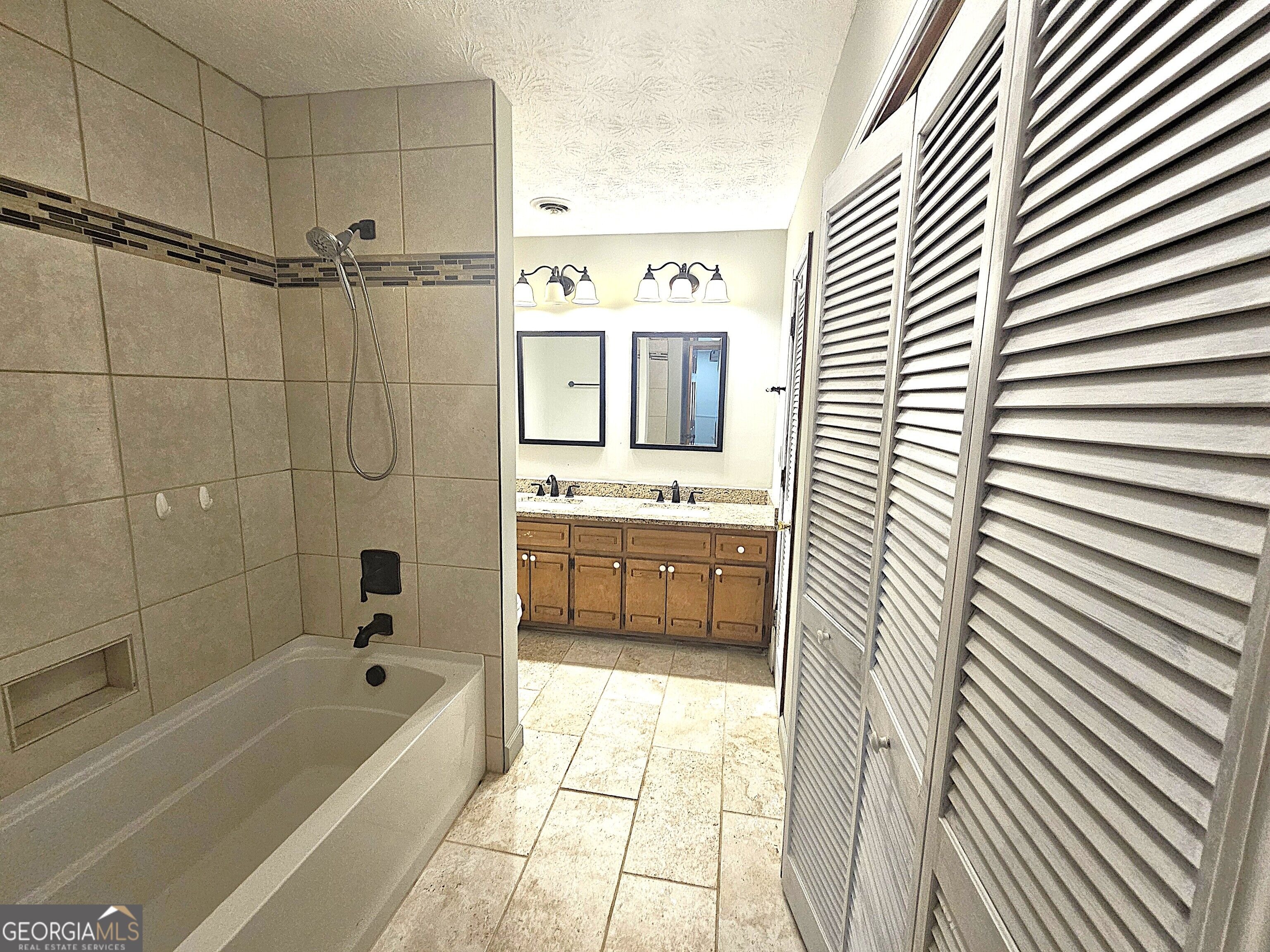 Jodeco Dr, Jonesboro, GA 30236