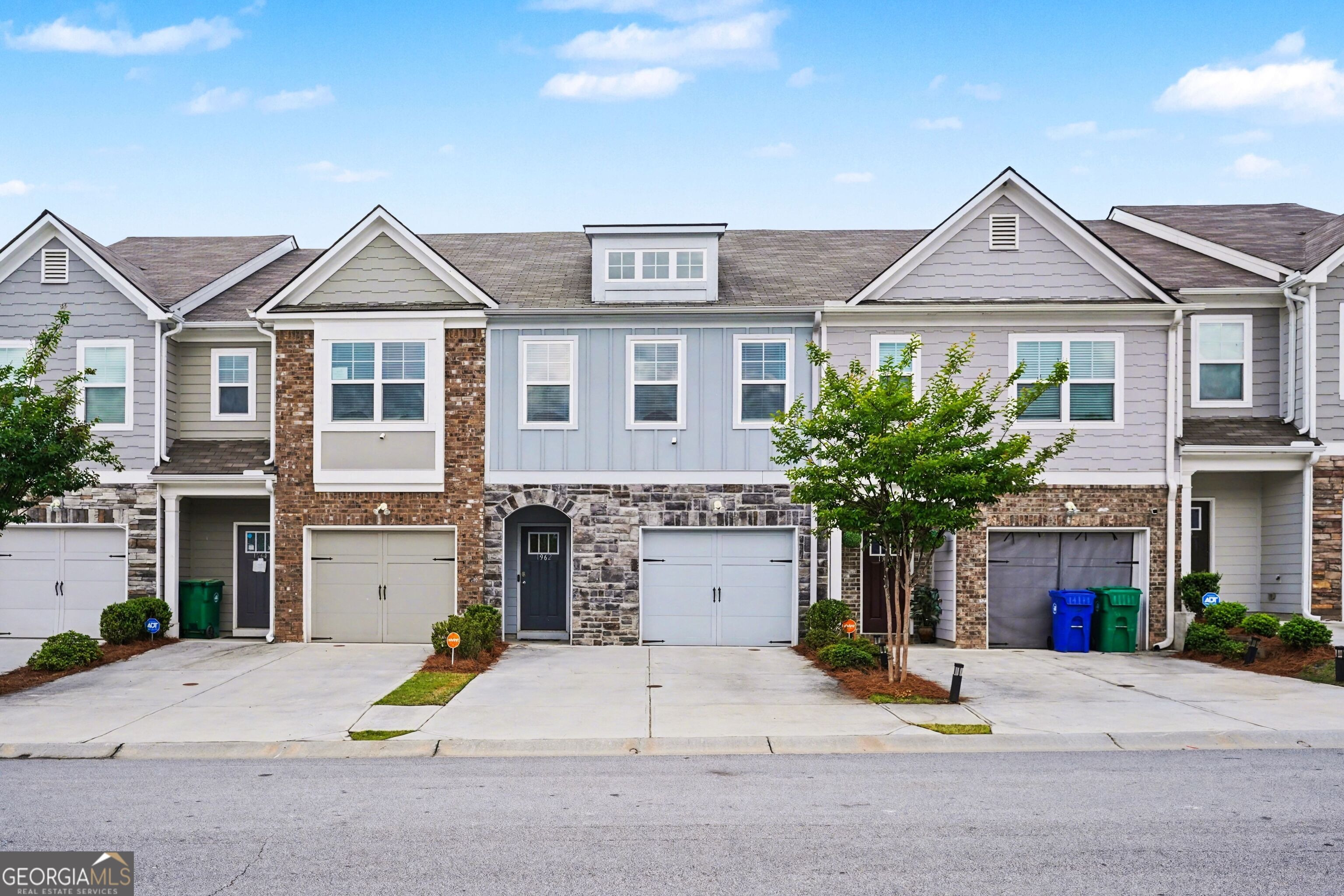 Dillon Dr, Lithonia, GA 30058