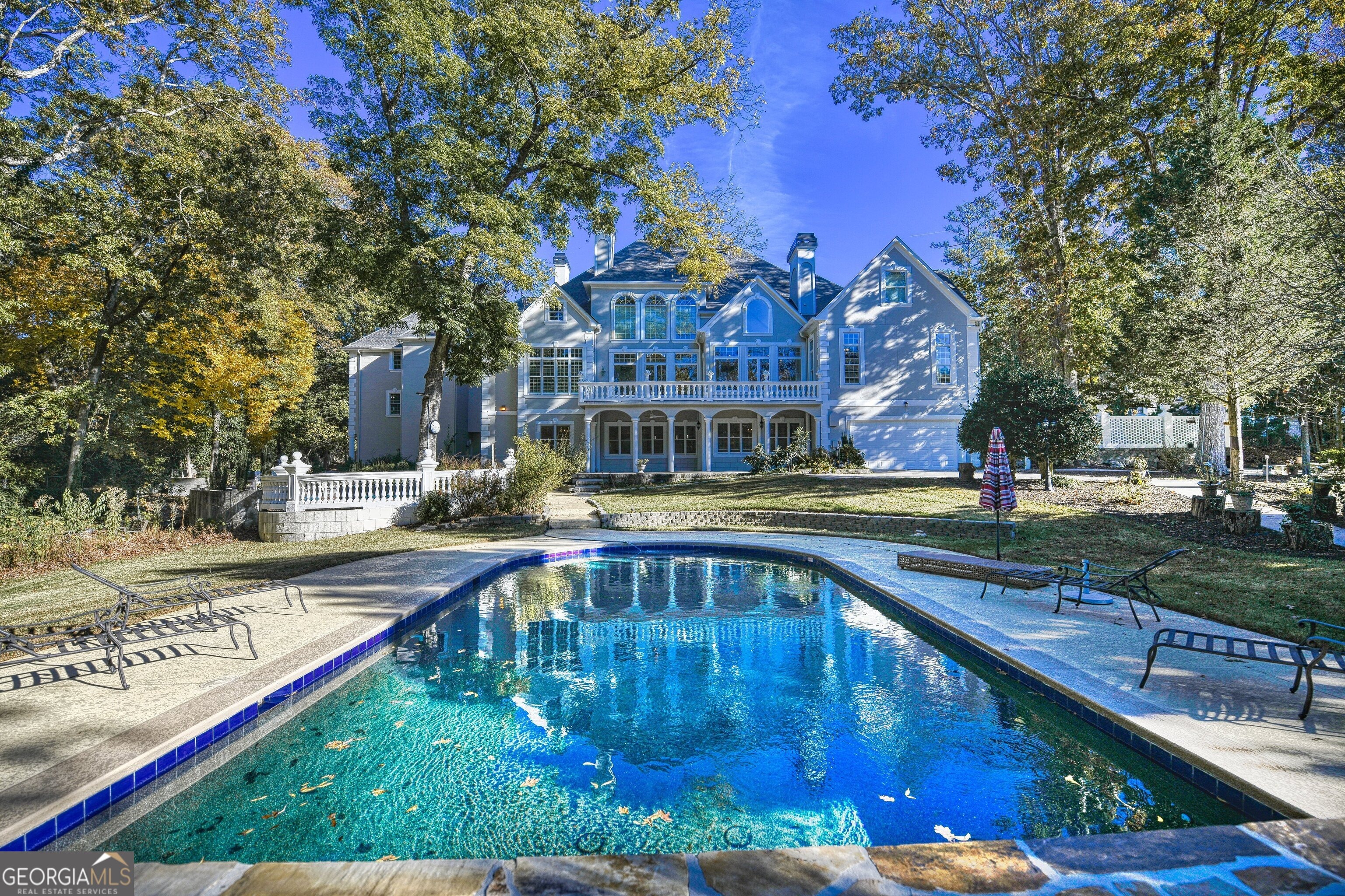 Riverside Dr, Sandy Springs, GA 30328