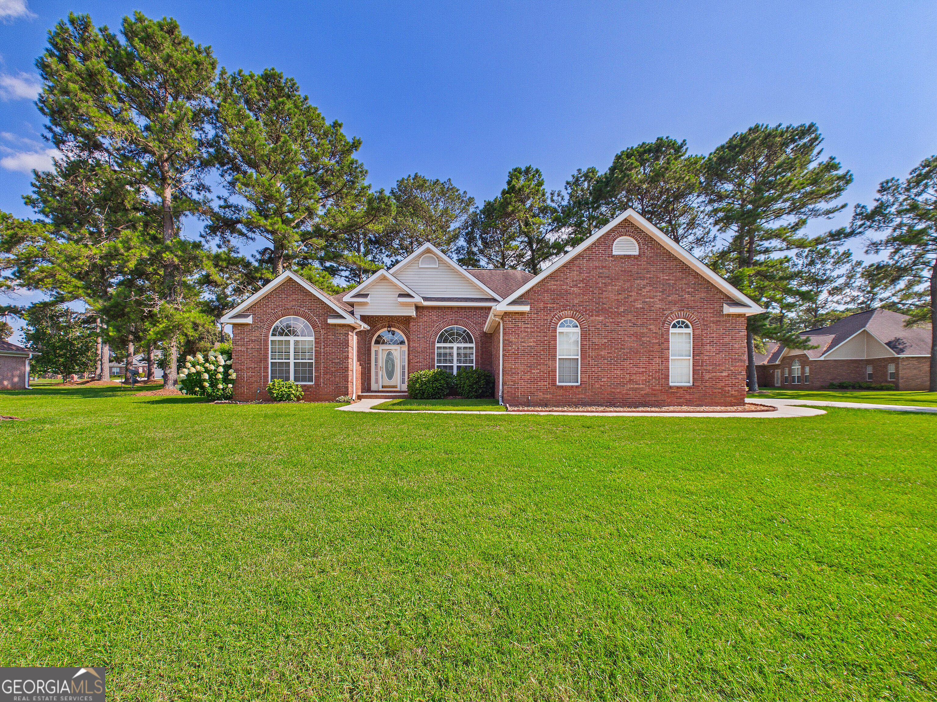 Victoria Cir, Warner Robins, GA 31088