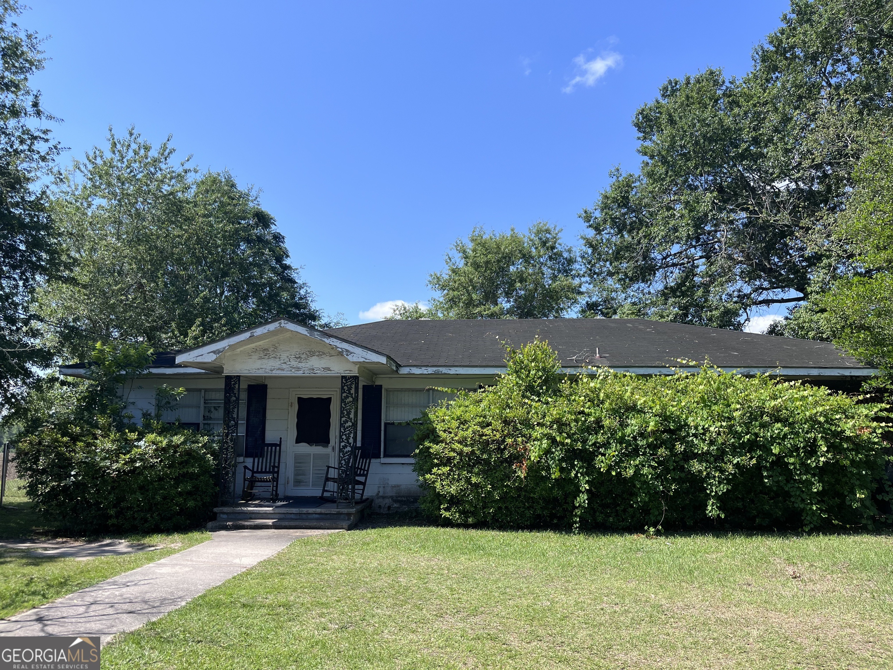 Banks St, Glennville, GA 30427