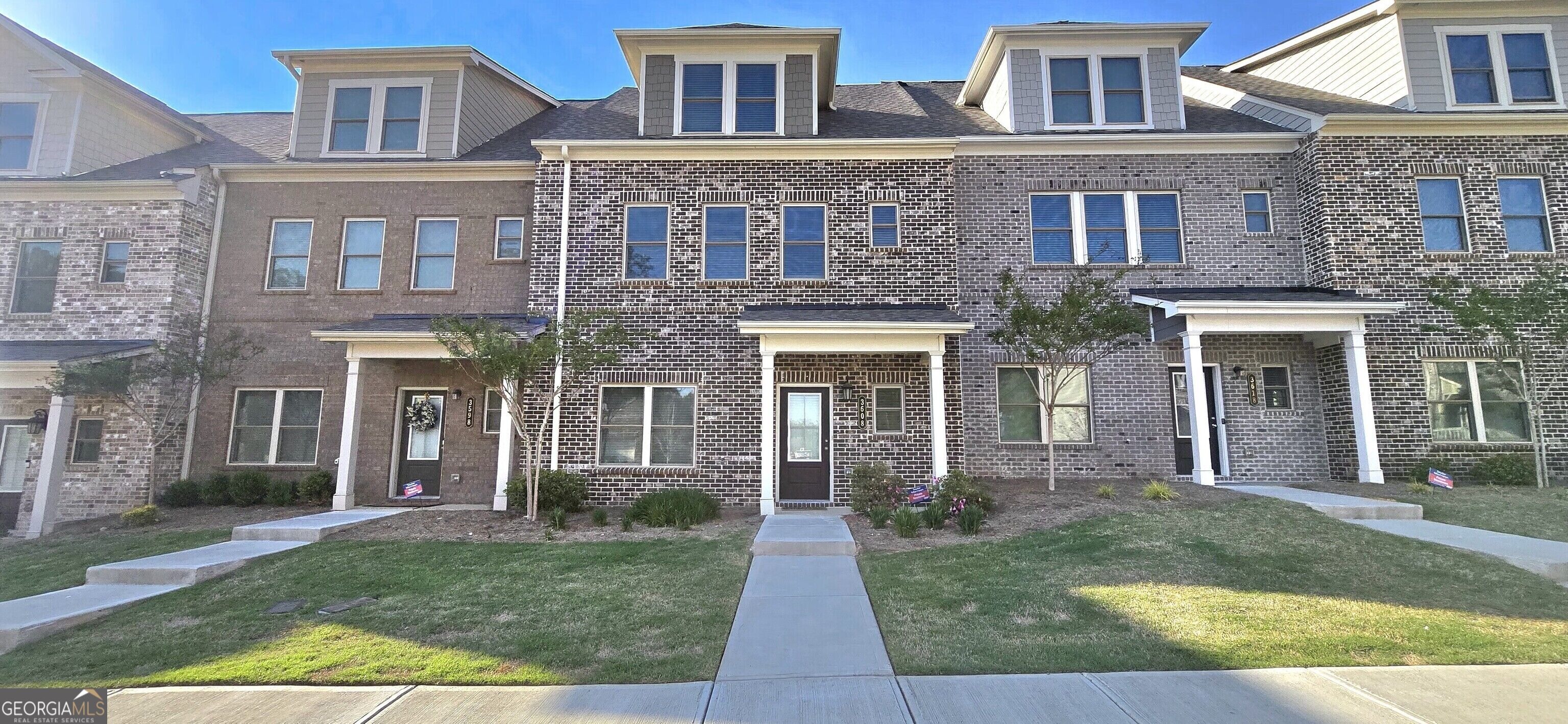 Hidden Valley Cir, Lawrenceville, GA 30044